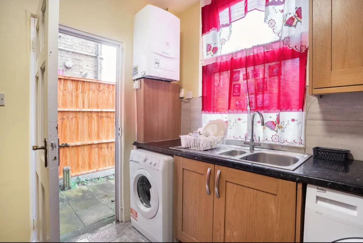 Hatton Homes - Thackeray Avenue Aparthotel