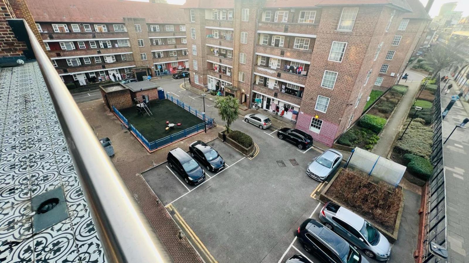 View Sunset Luxurious In Zone-1 Including One Family Twin With Its Own Stunning Private Terrace * Londen