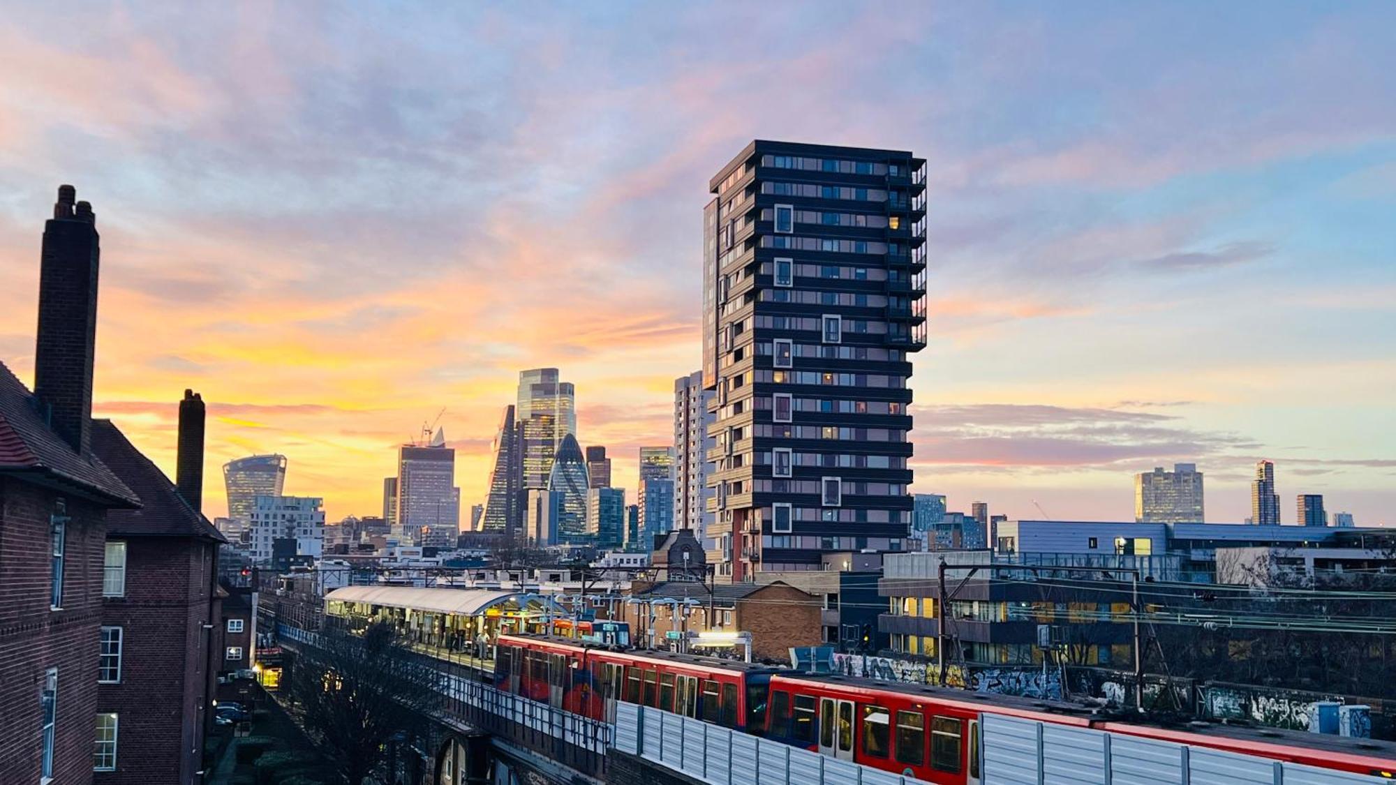 View Sunset Luxurious In Zone-1 Including One Family Twin With Its Own Stunning Private Terrace * Londen