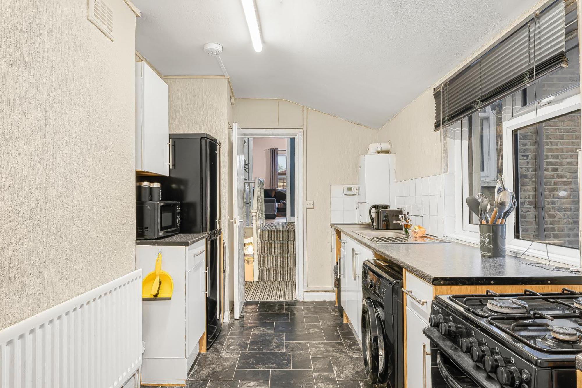 Spacious One Bedroom Private Flat In Brixton +wifi Appartement *