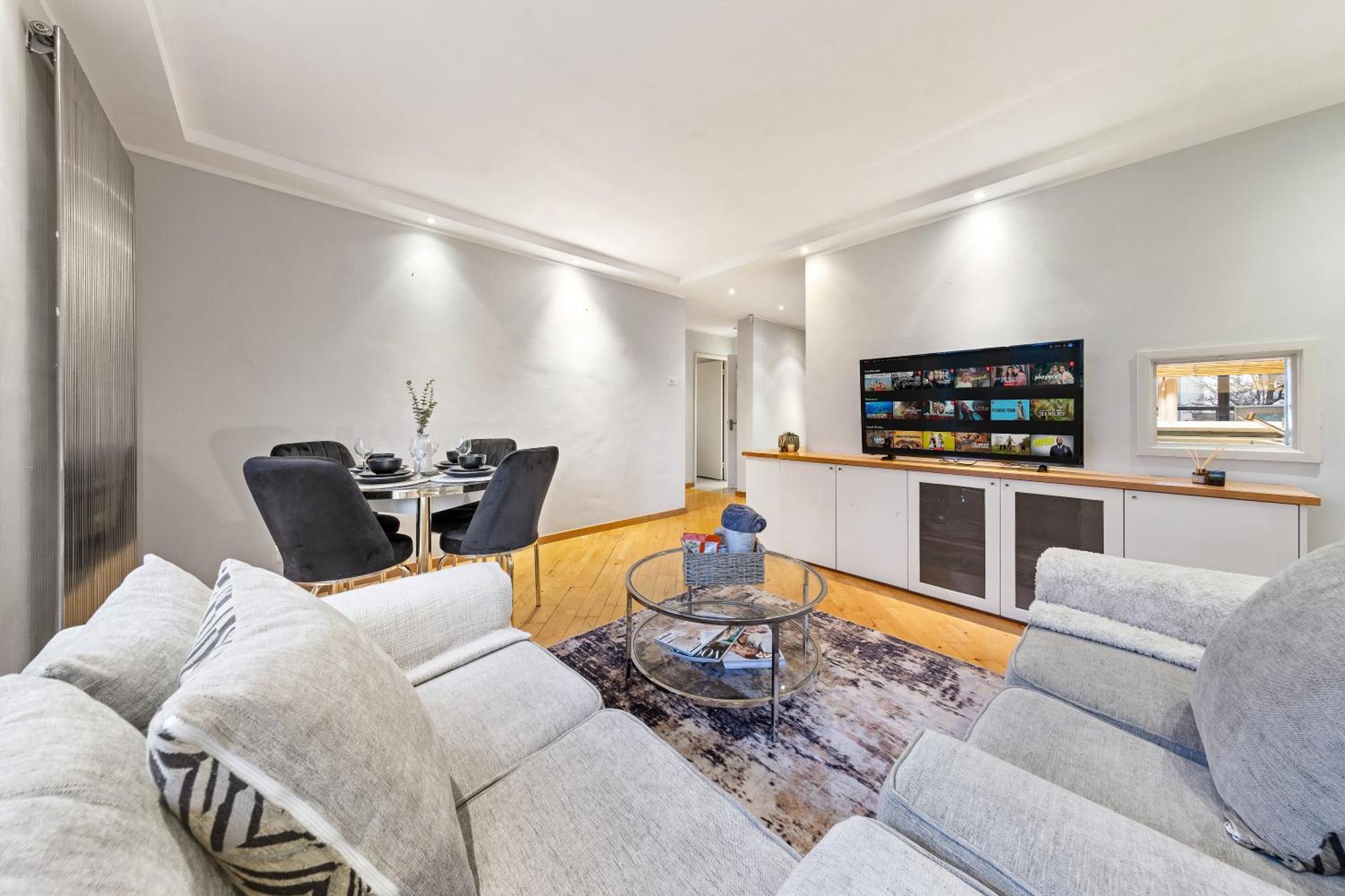 Elegant Retreat - Sleeps 6 - Close To Putney & Stamford Bridge Lägenhet *