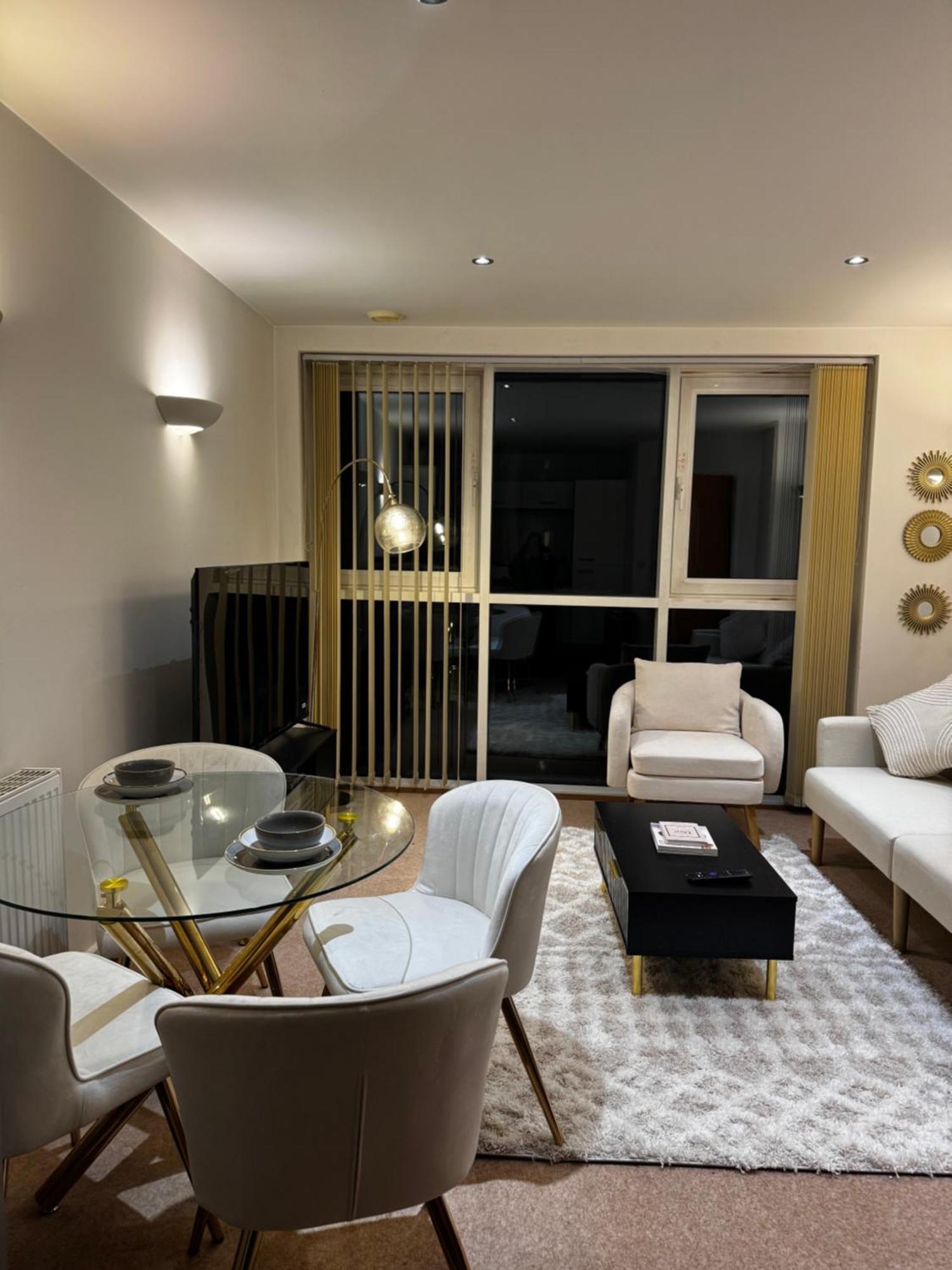 Entire Flat Excel, Ifs Clouds, O2 Arena, City Airport Appartement *