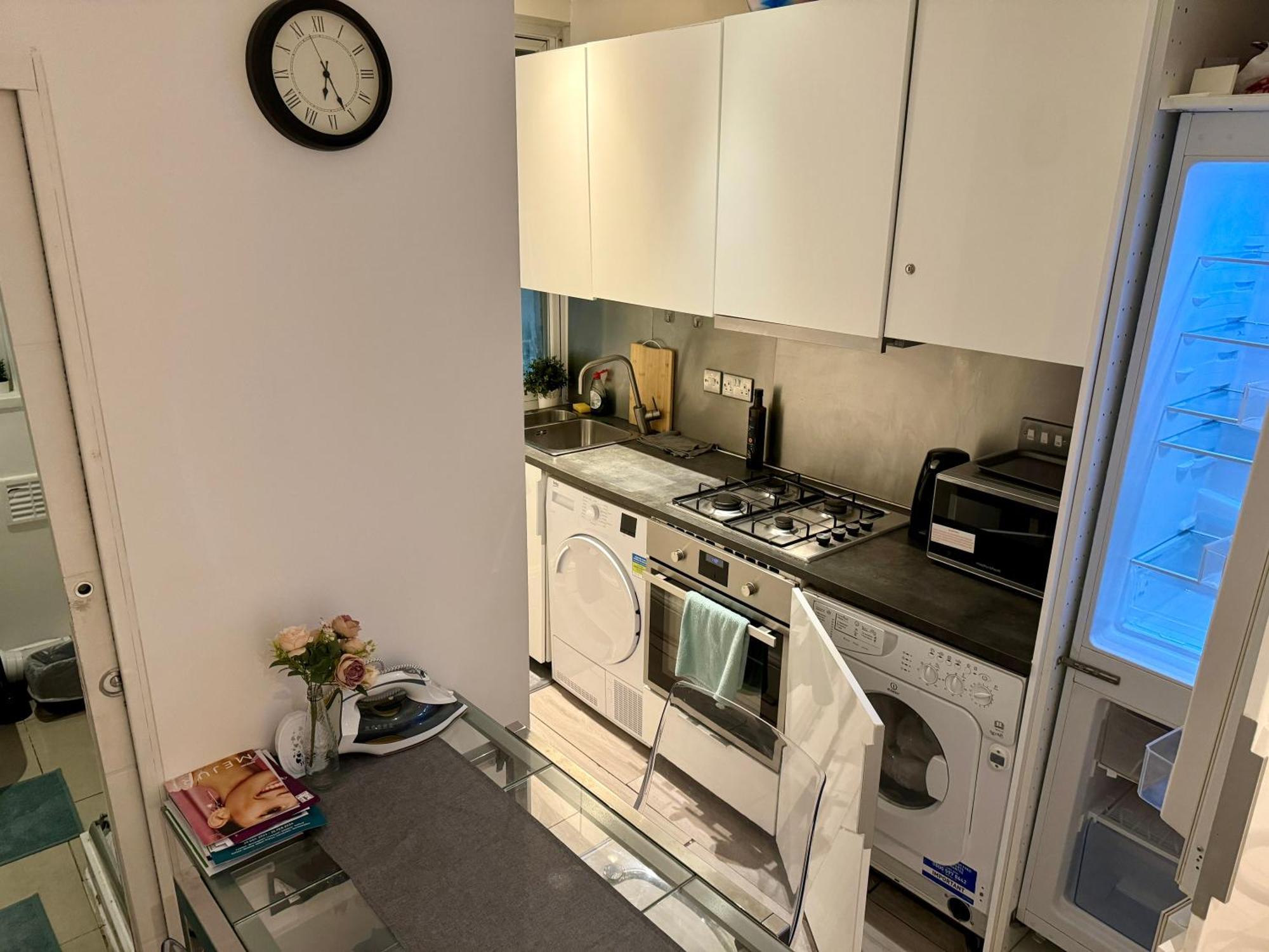 King's Cross Private Bedrooms * Londen