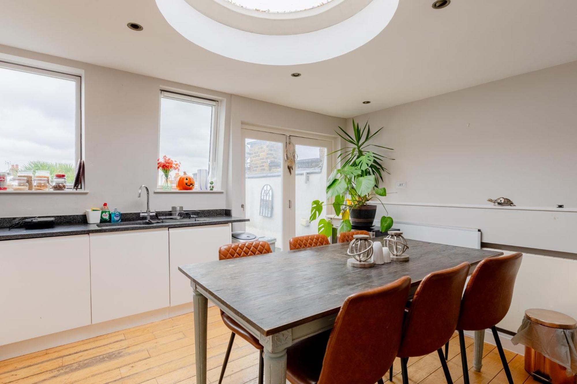 Stylish 2bd Flat In Hammersmith W Private Balcony Apartment London