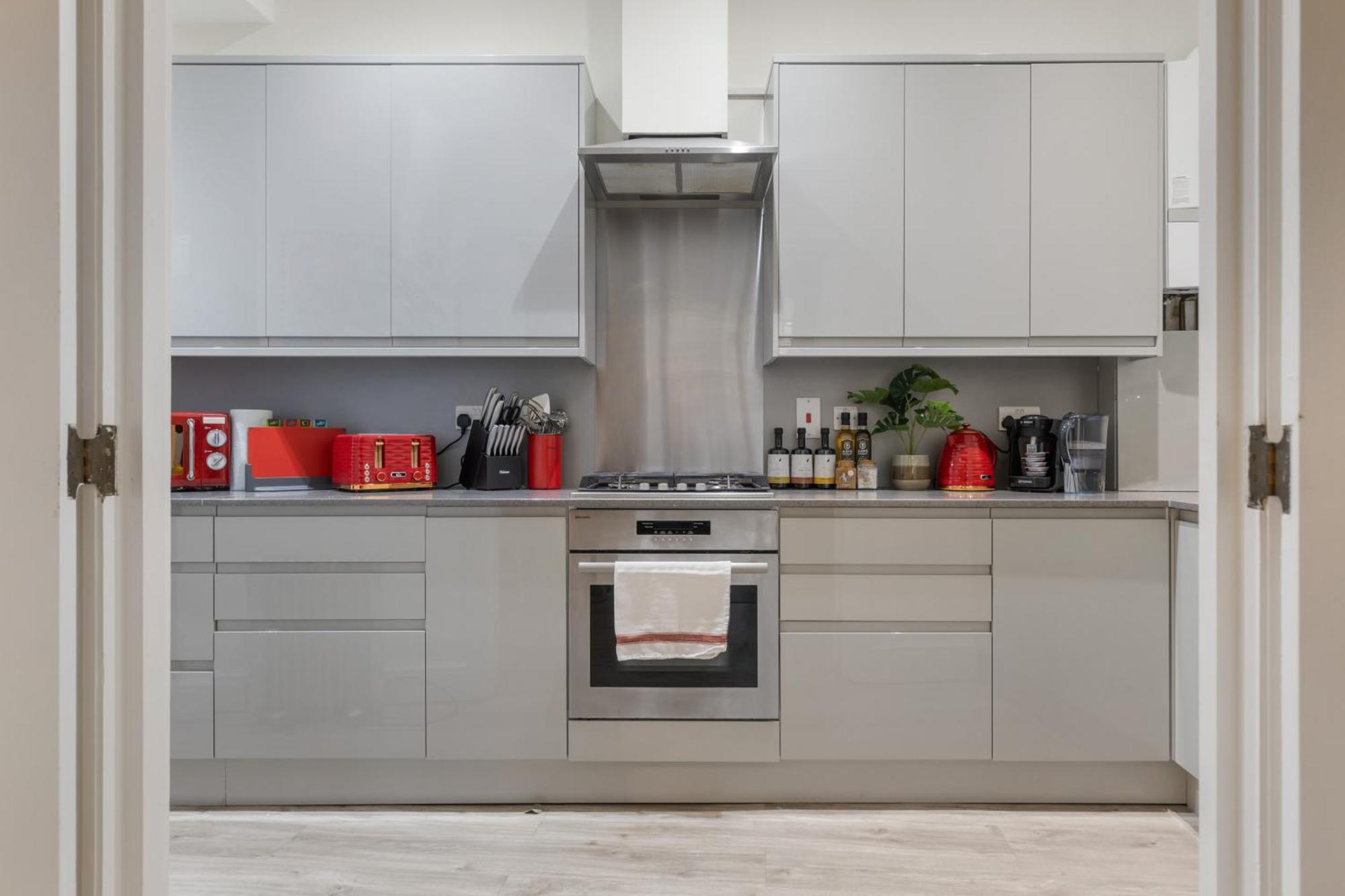 Modern Near Museum Apartment London