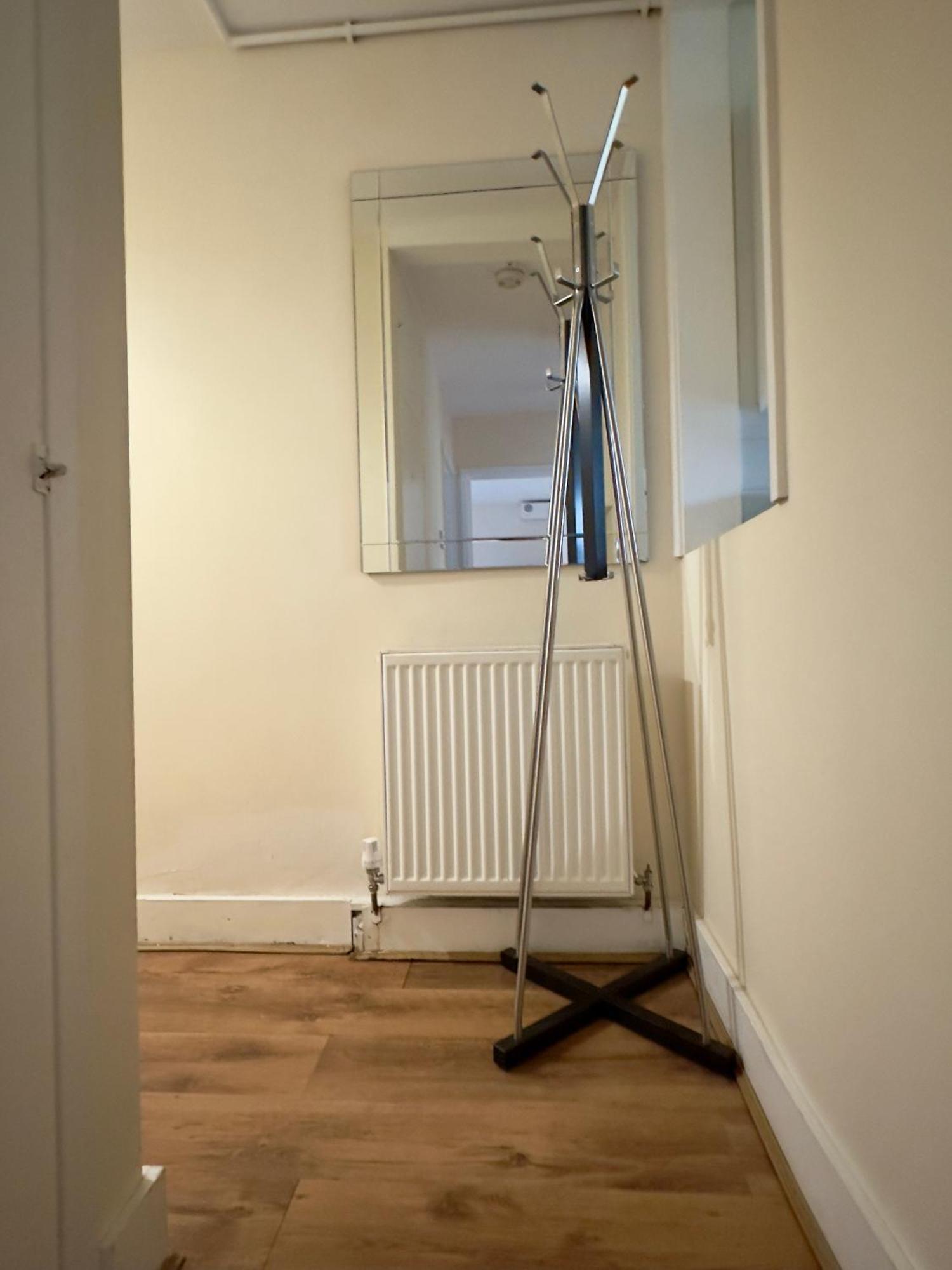 Serene 2 Bedroom Flat Free Off-street Parking Large Suv Close To Tube Lägenhet London