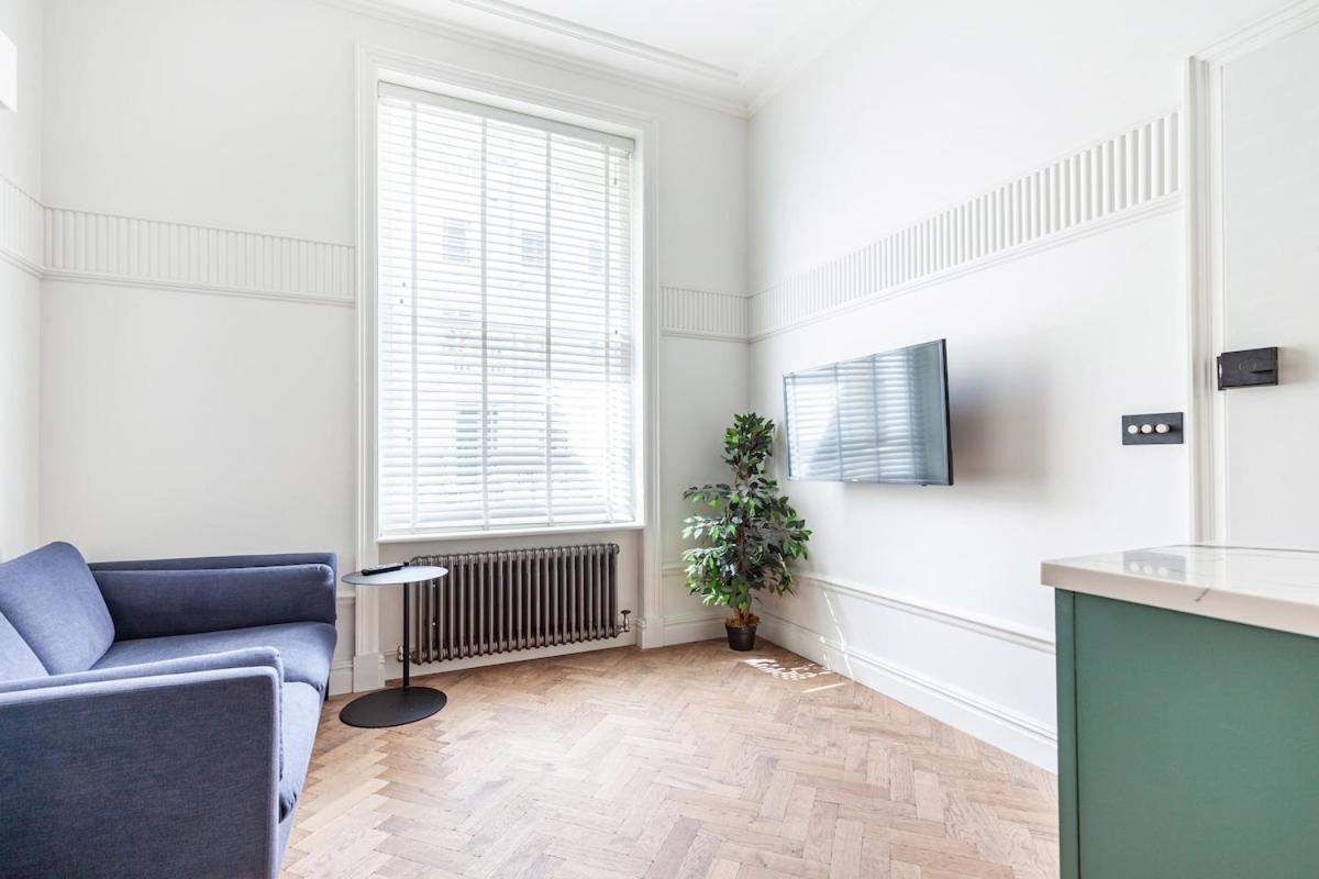 2 Bedroom Near Victoria Station - 3 Apartment *