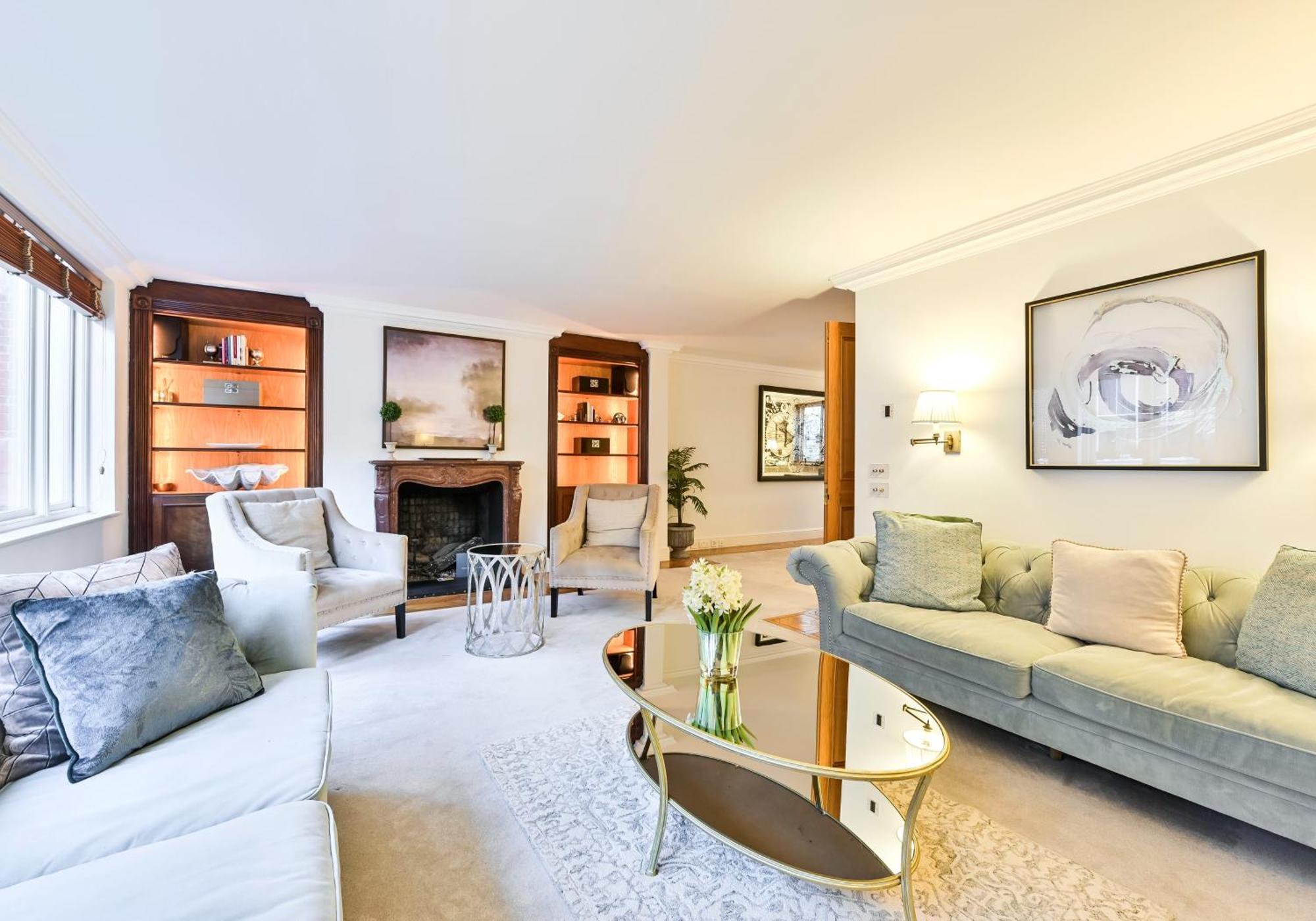 Exclusive Knightsbridge Townhouse With Parking Holiday home *