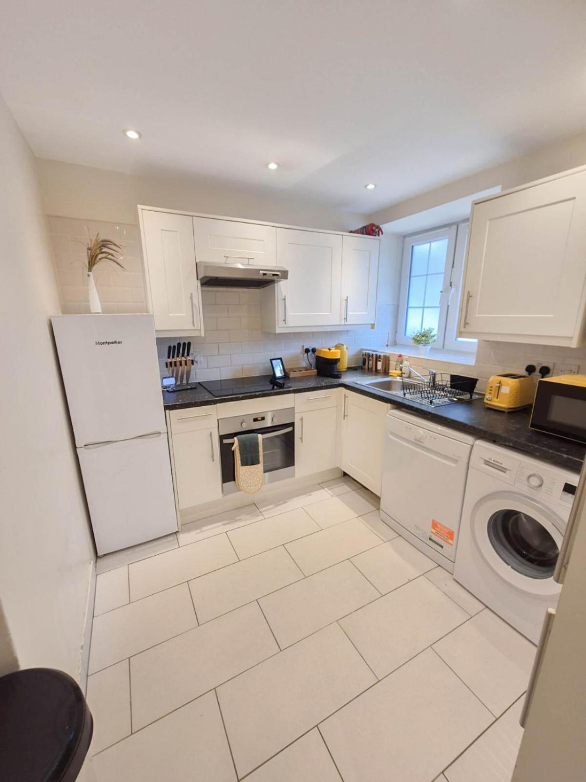 Chic 2-bedroom Flat In Vauxhall Near The Oval London