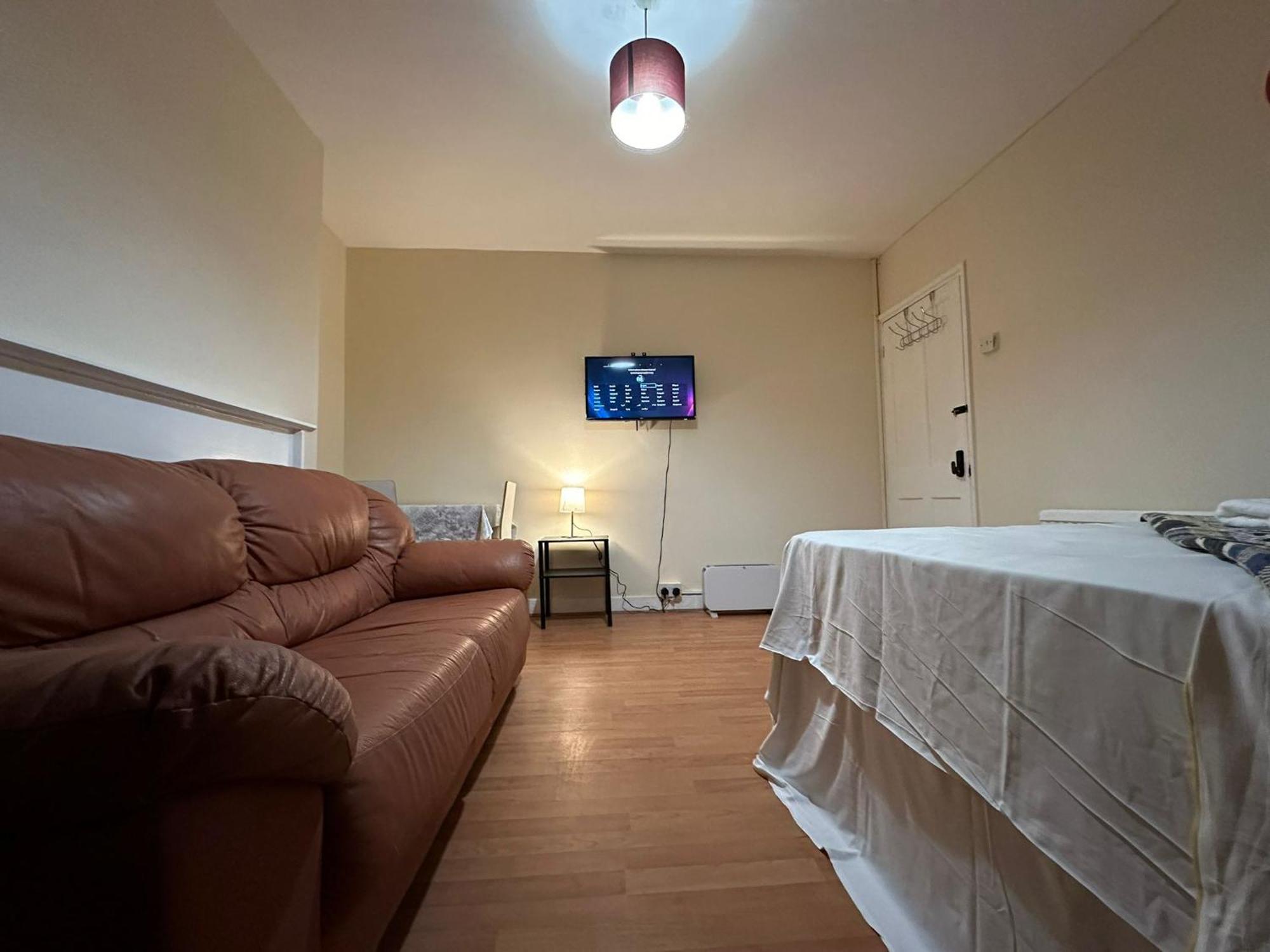 Leilighet Beautiful Private Double In A Shared 3-bedroom Minutes Walk From Bethnal *