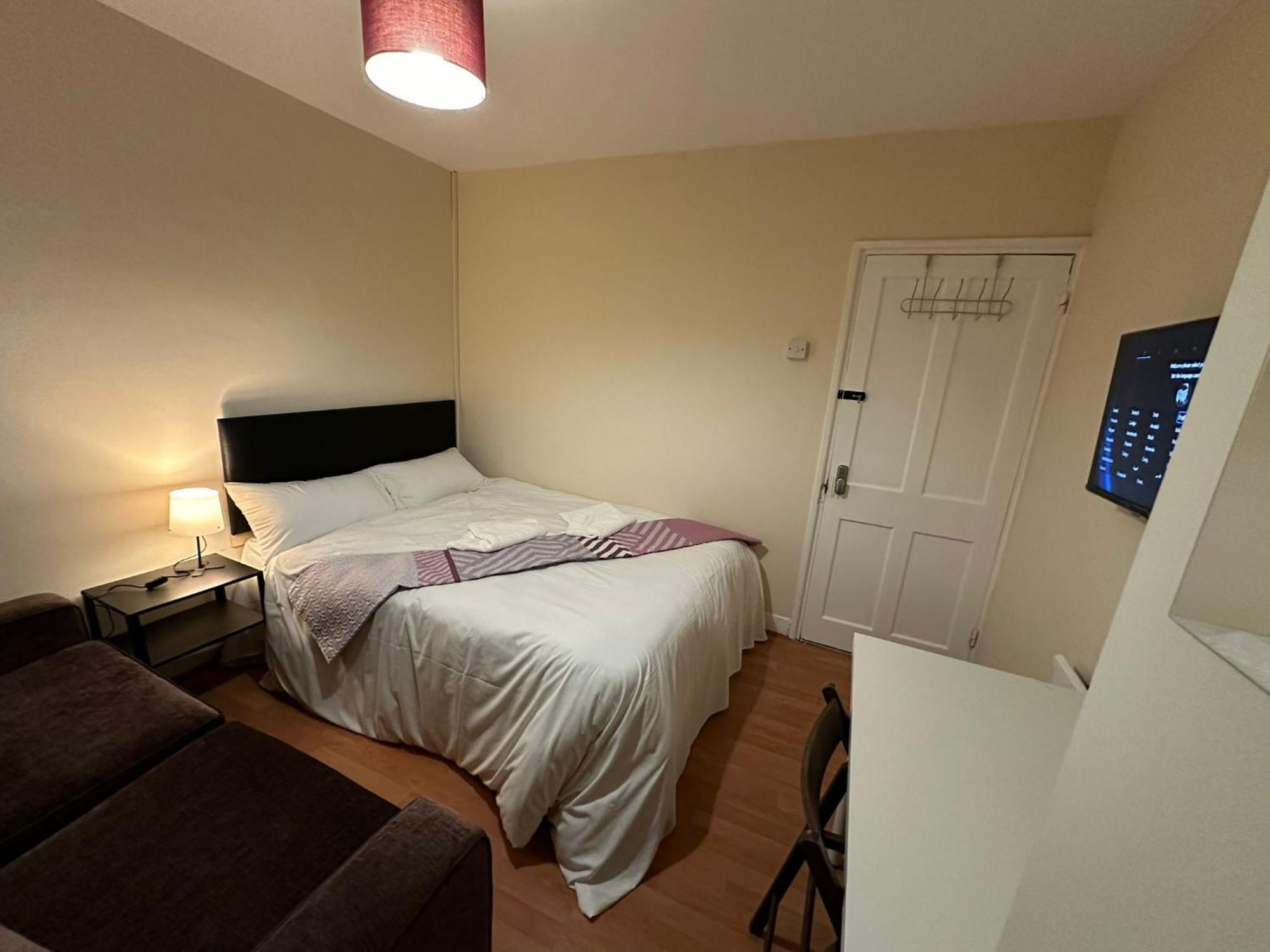 Leilighet Beautiful Private Double In A Shared 3-bedroom Minutes Walk From Bethnal London