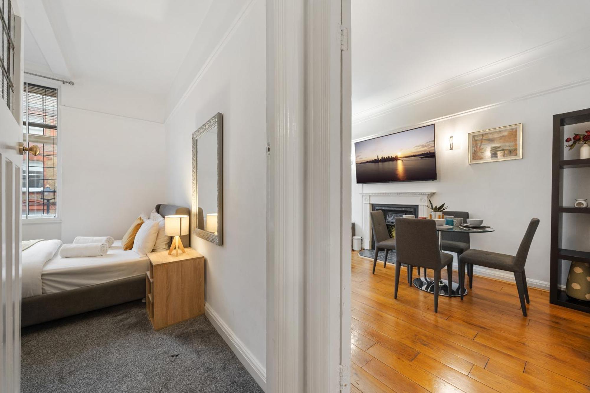 Old Elegant 2-bedroom On Marylebone High Street