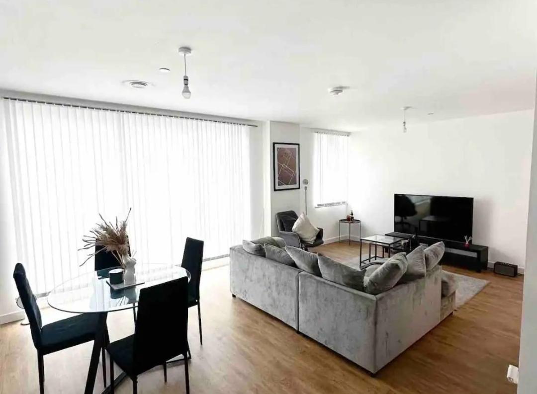Spacious Modern 1-bedroom In Catford - Excellent Transport Links - Ideal For Long London