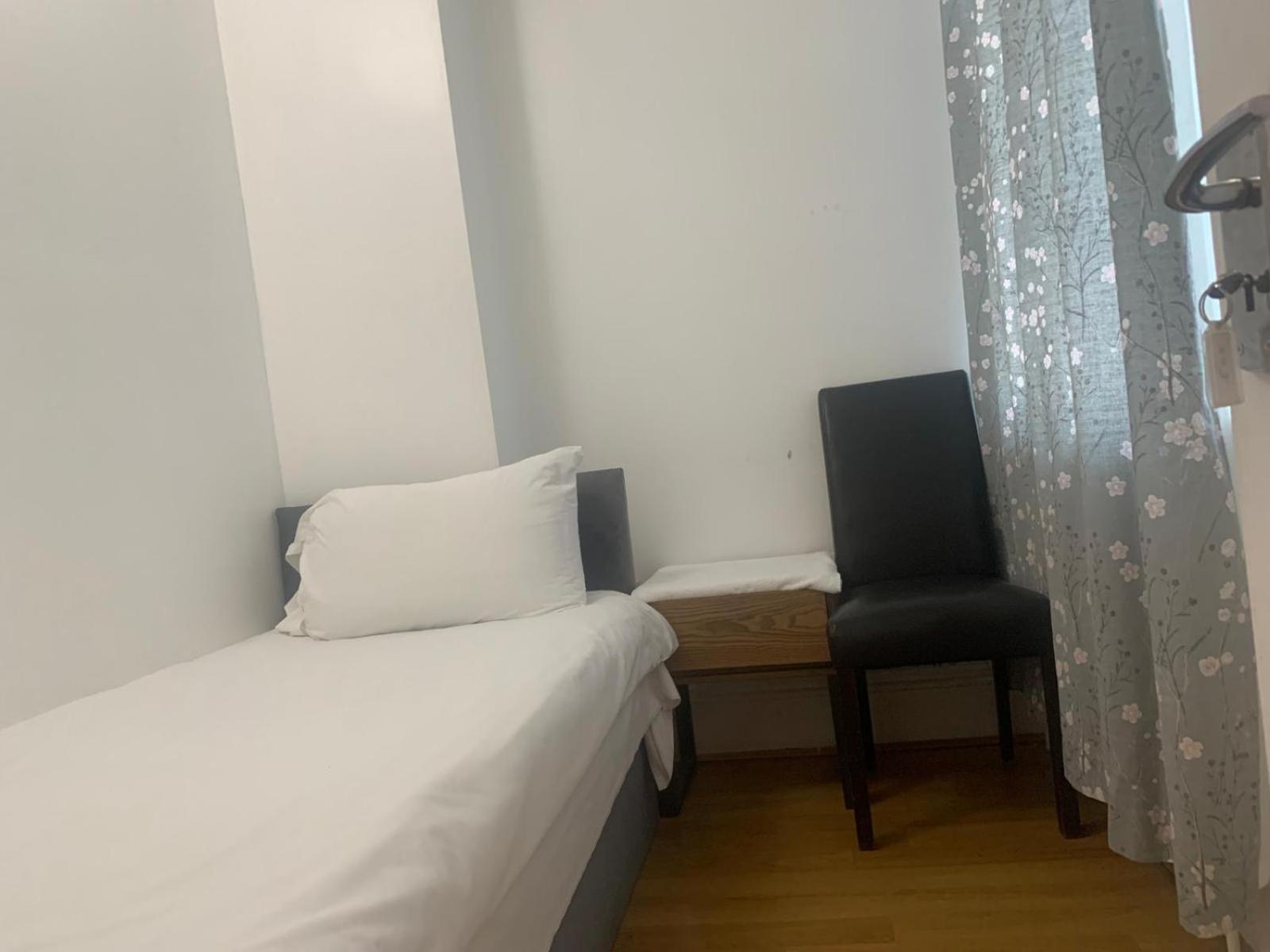 Capsule hotel Simple London