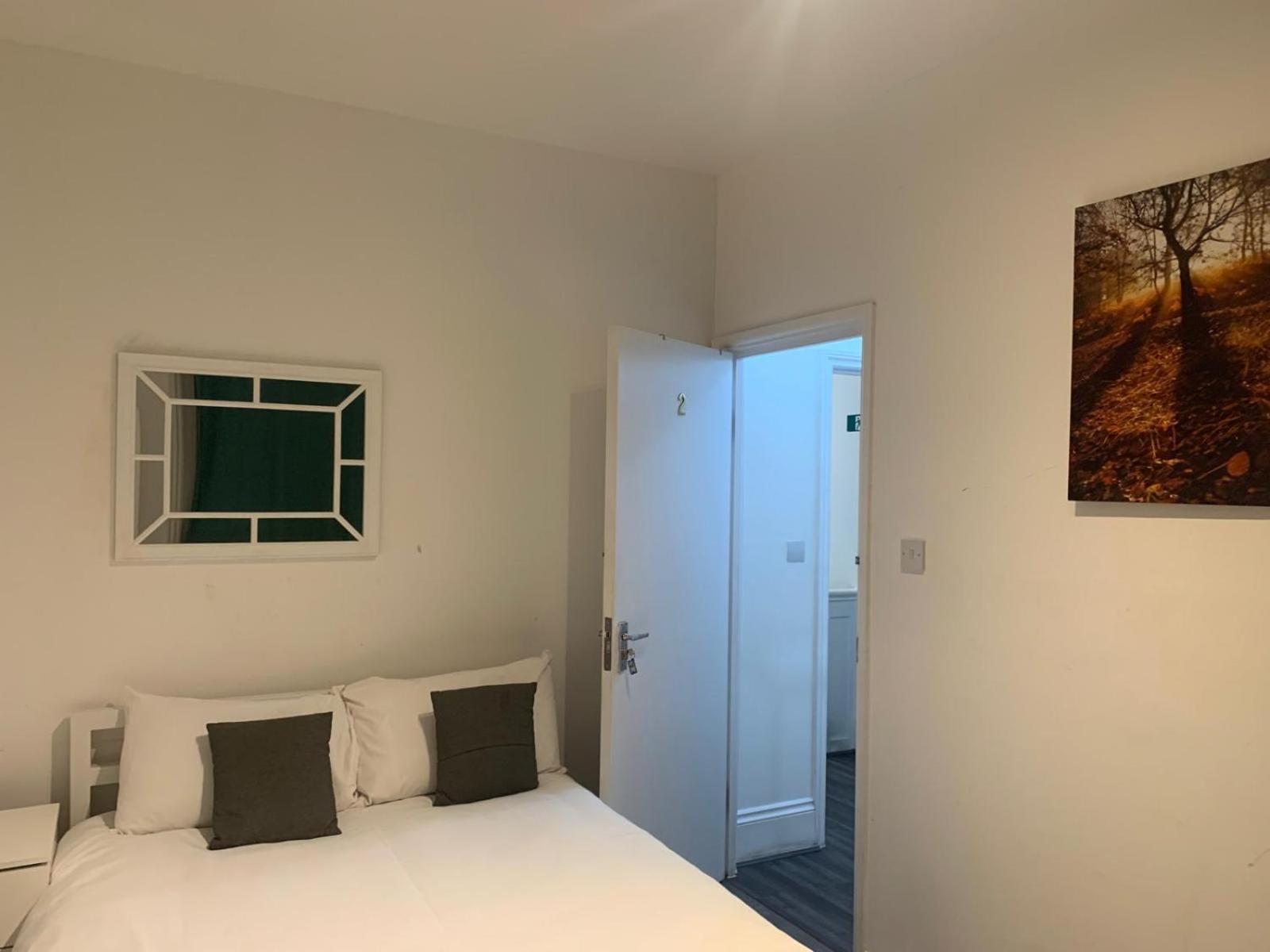Simple Capsule hotel London