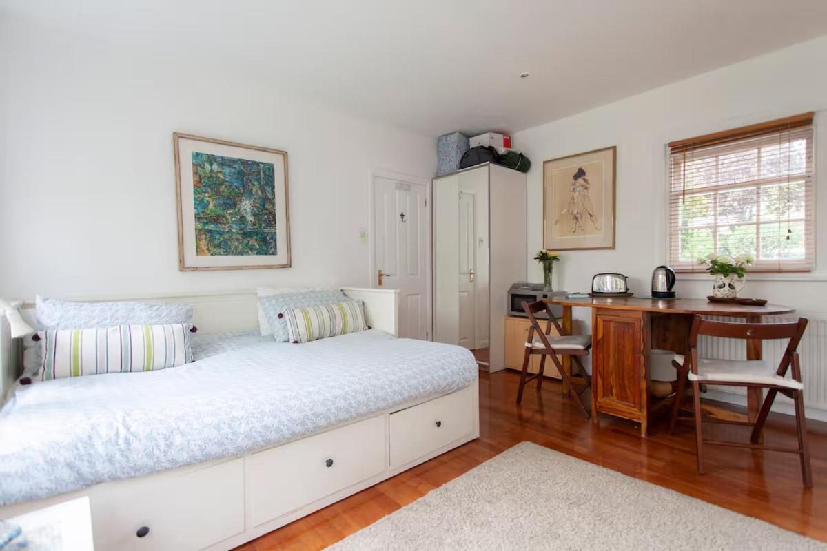 Self Contained Garden Bed & Breakfast Londen