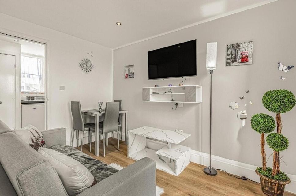 Amazing Marina-overlooking 1bed Apartment *