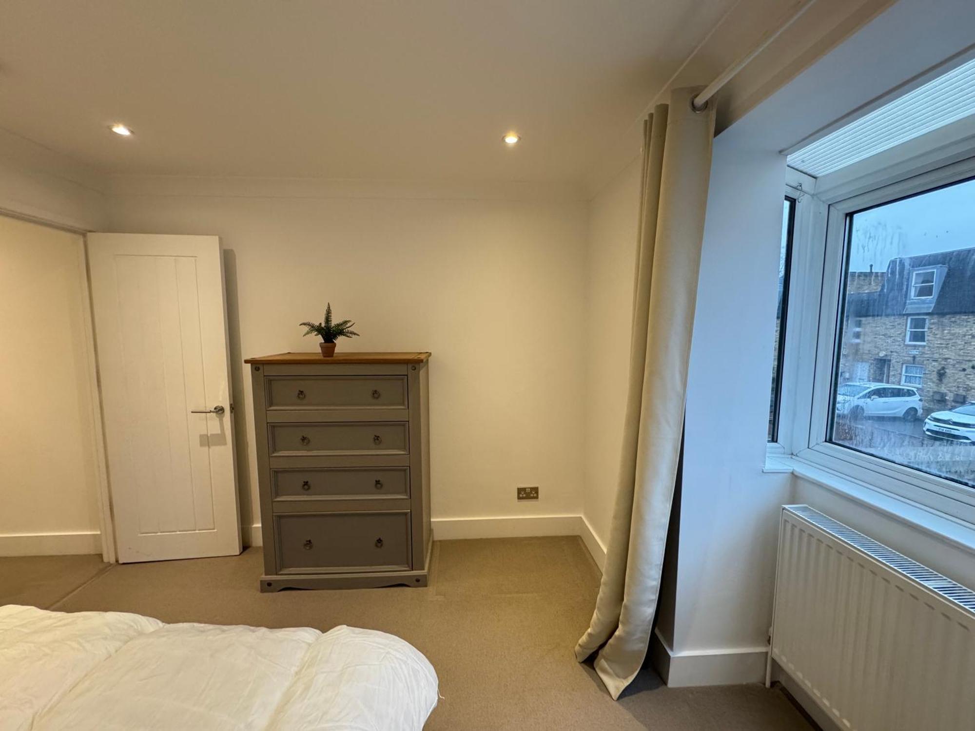 Charming 4bd 6 Mins From Nine Elms Station Semesterbostad