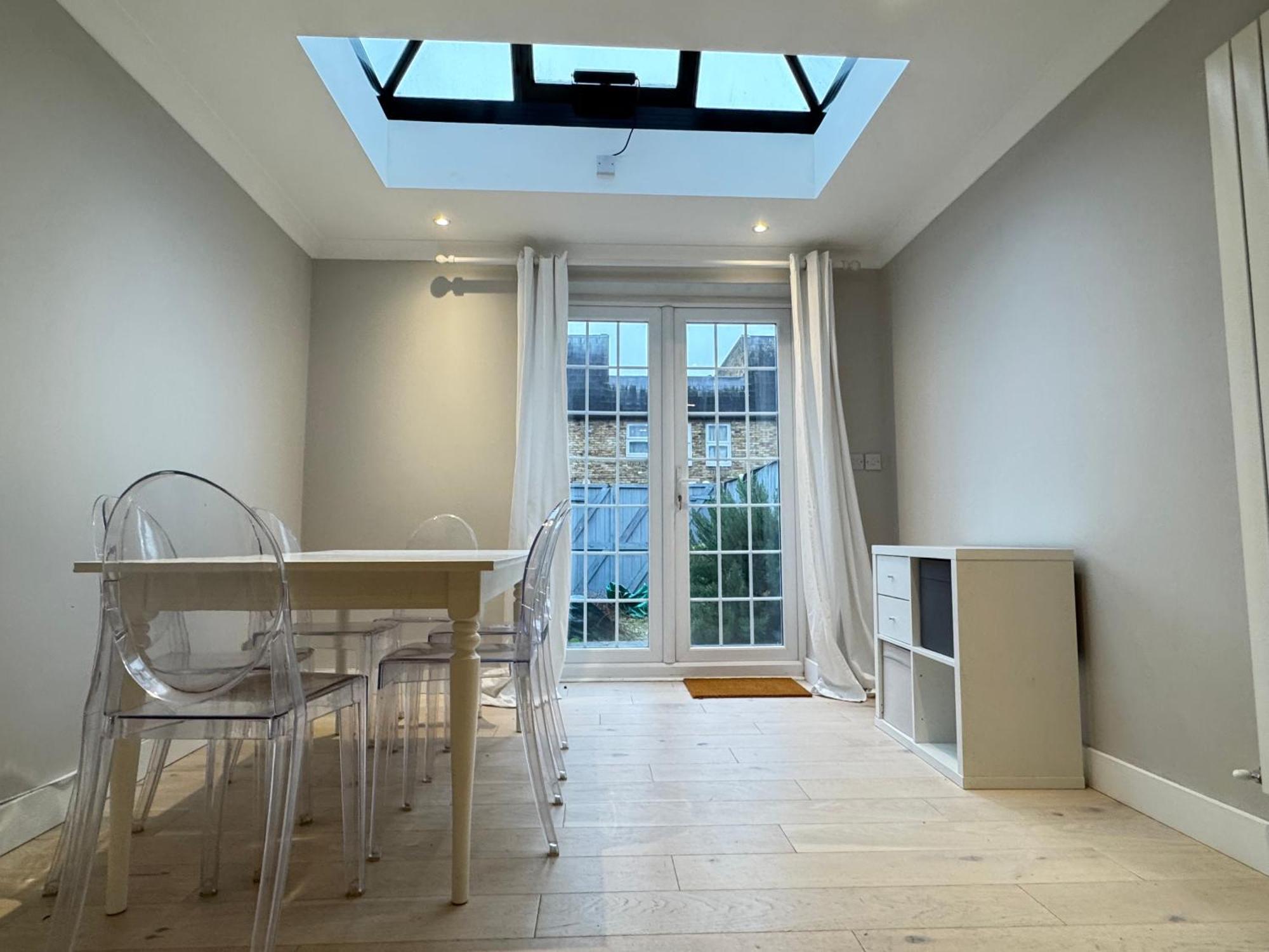 Semesterbostad Charming 4bd 6 Mins From Nine Elms Station *