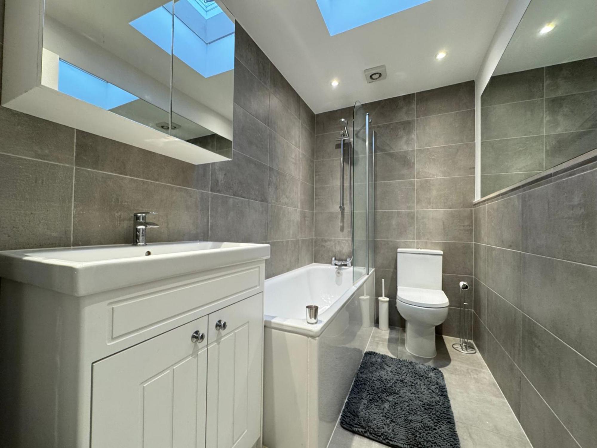 Semesterbostad Charming 4bd 6 Mins From Nine Elms Station London