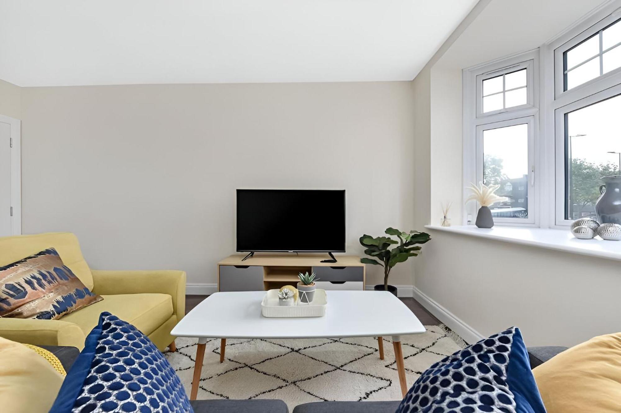 Lovely Family Flat With Excellent Transport Links * Londra