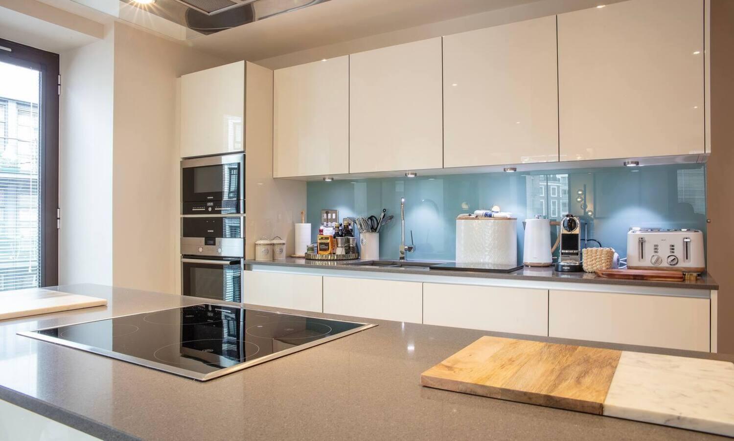 Westminster 2 Bed 2 Bath * Londen