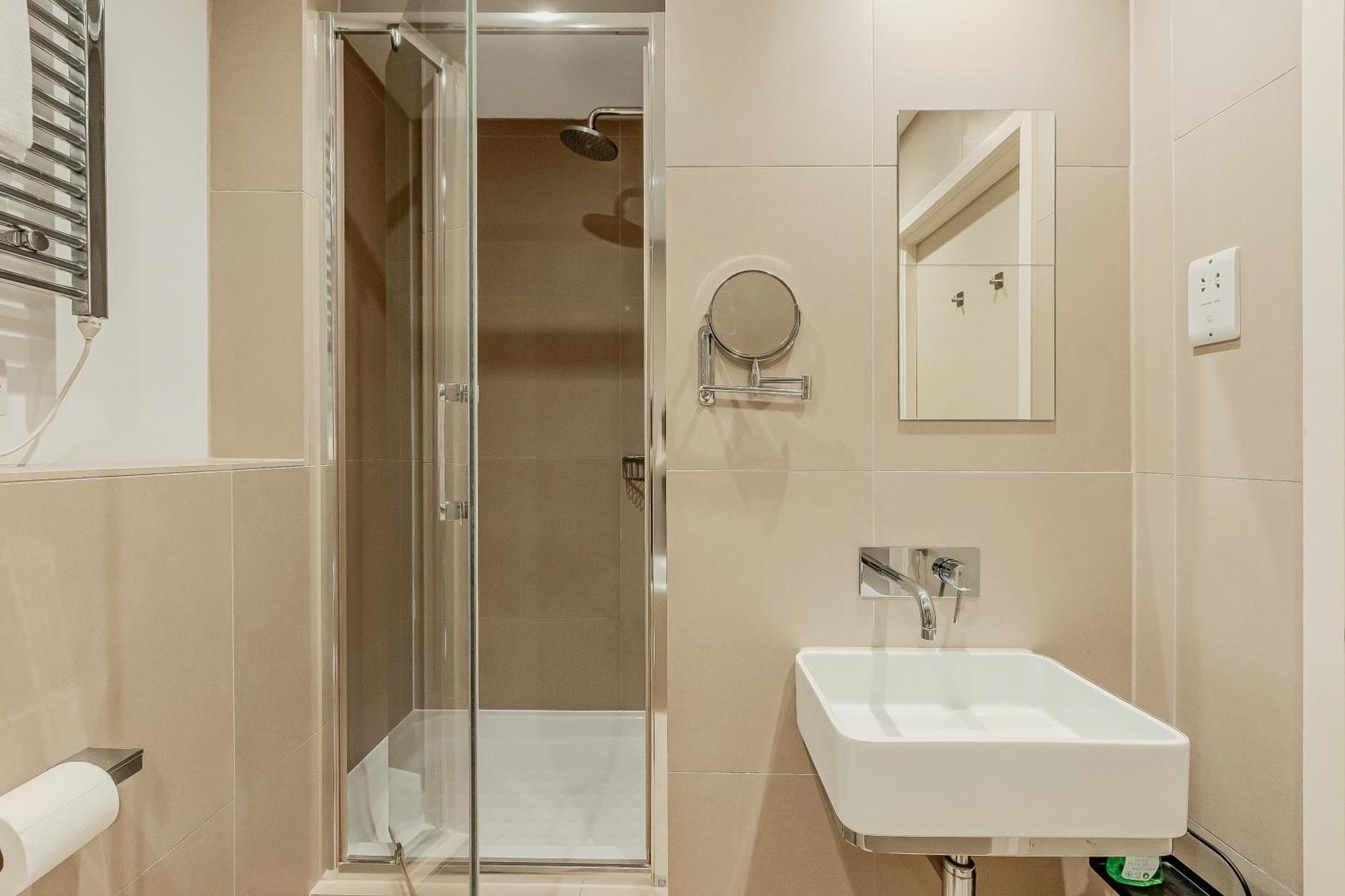 Family 1 Bdr Apt, Panoramic Views, Minute To Tube Appartement Londen