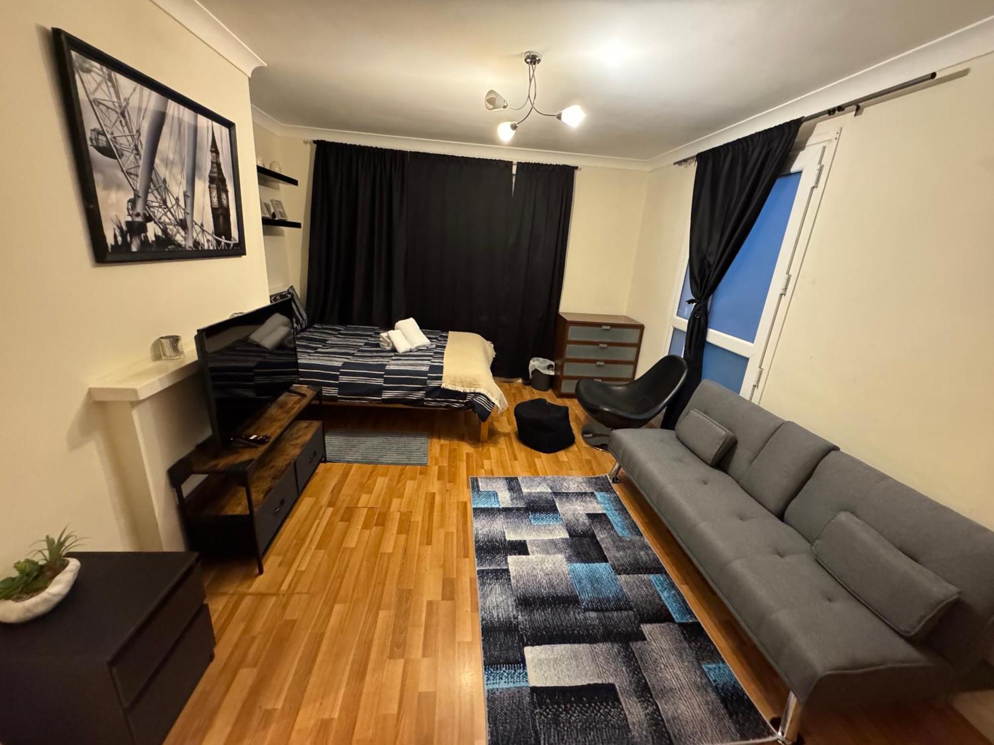 Apartment Huge And Affordable 3 Bedroom Flat In Hammersmith For 7 People With Welcome Breakfast London