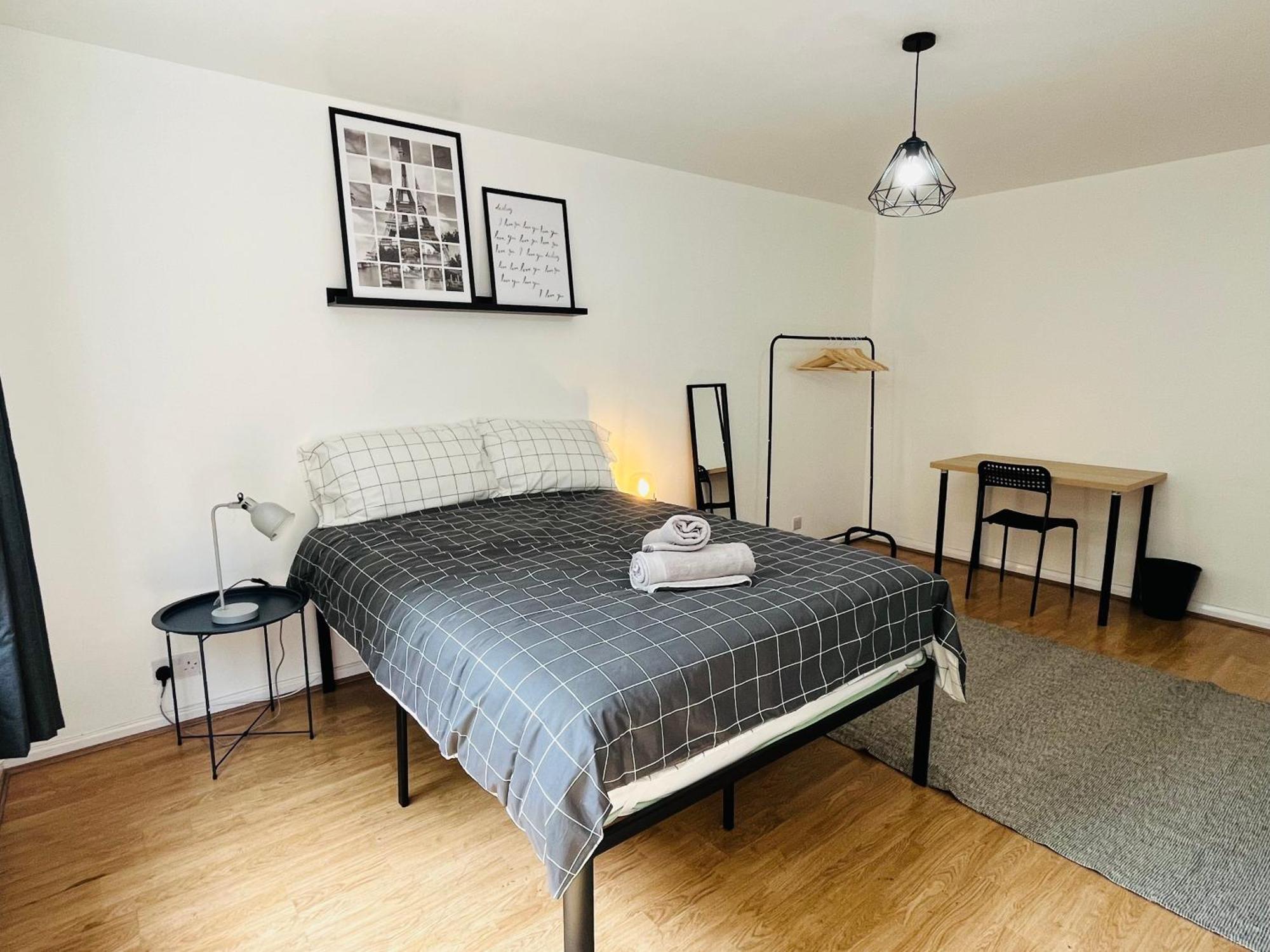 1 Double In 4 Bed Flatshare Privatunterkunft London