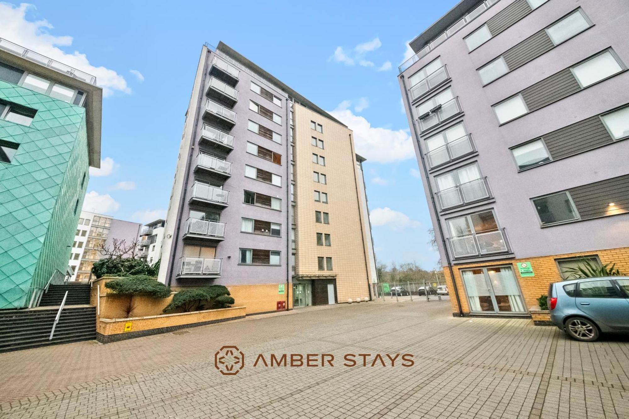 Modern 2 Bed In Greenwich, Perfect For Business & Contractors With Free Parking Apartment