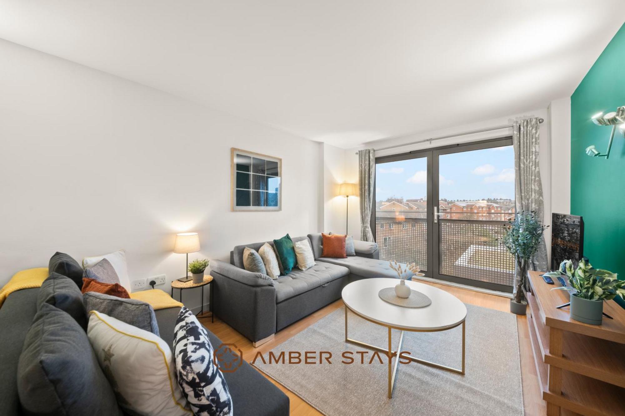 Apartment Modern 2 Bed In Greenwich, Perfect For Business & Contractors With Free Parking
