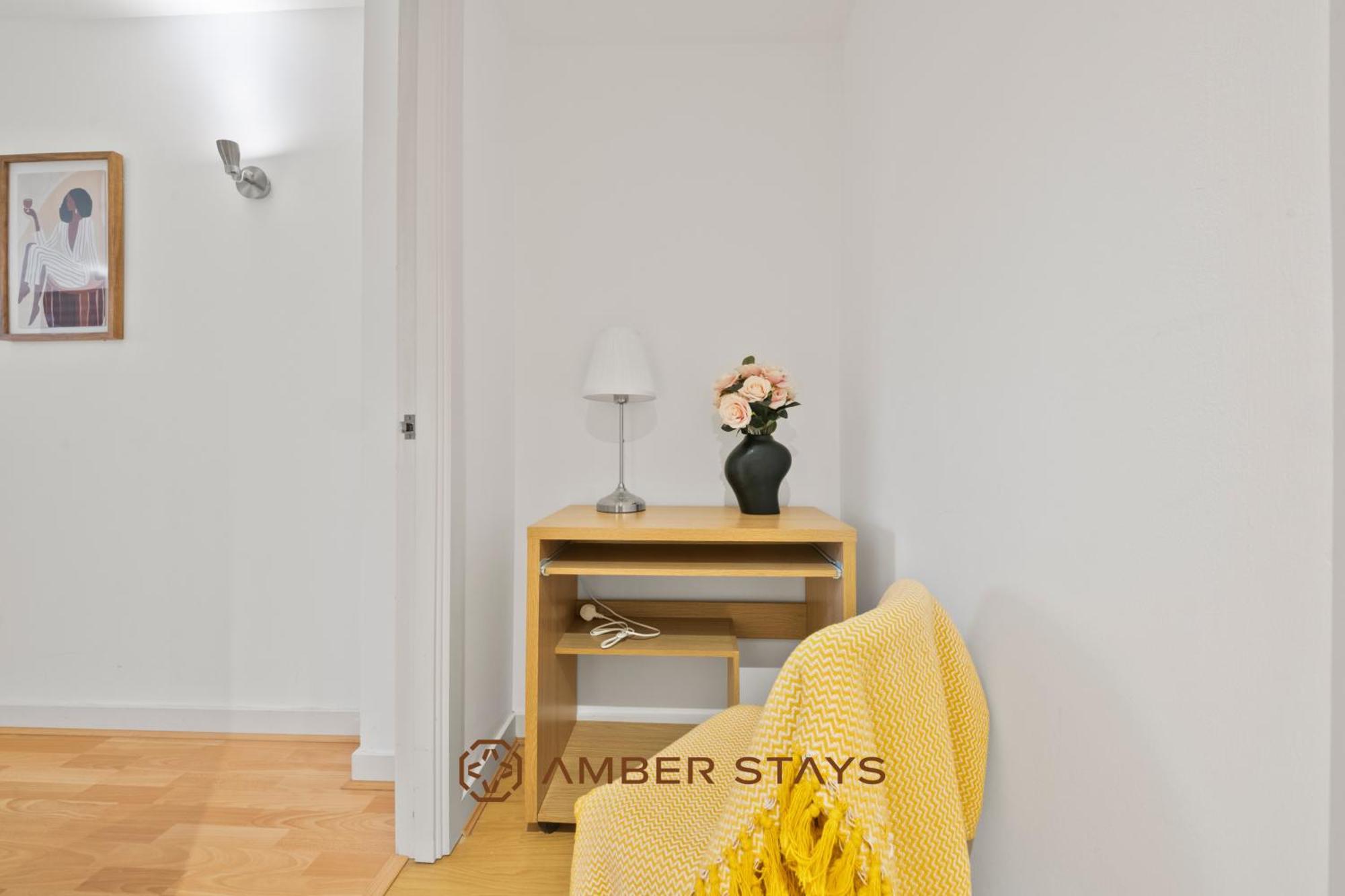 Modern 2 Bed In Greenwich, Perfect For Business & Contractors With Free Parking London