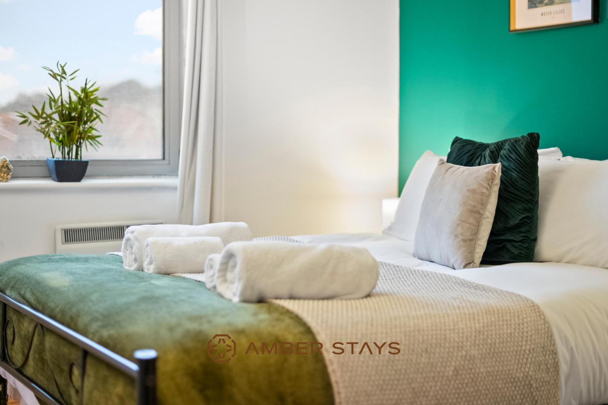 Modern 2 Bed In Greenwich, Perfect For Business & Contractors With Free Parking * London