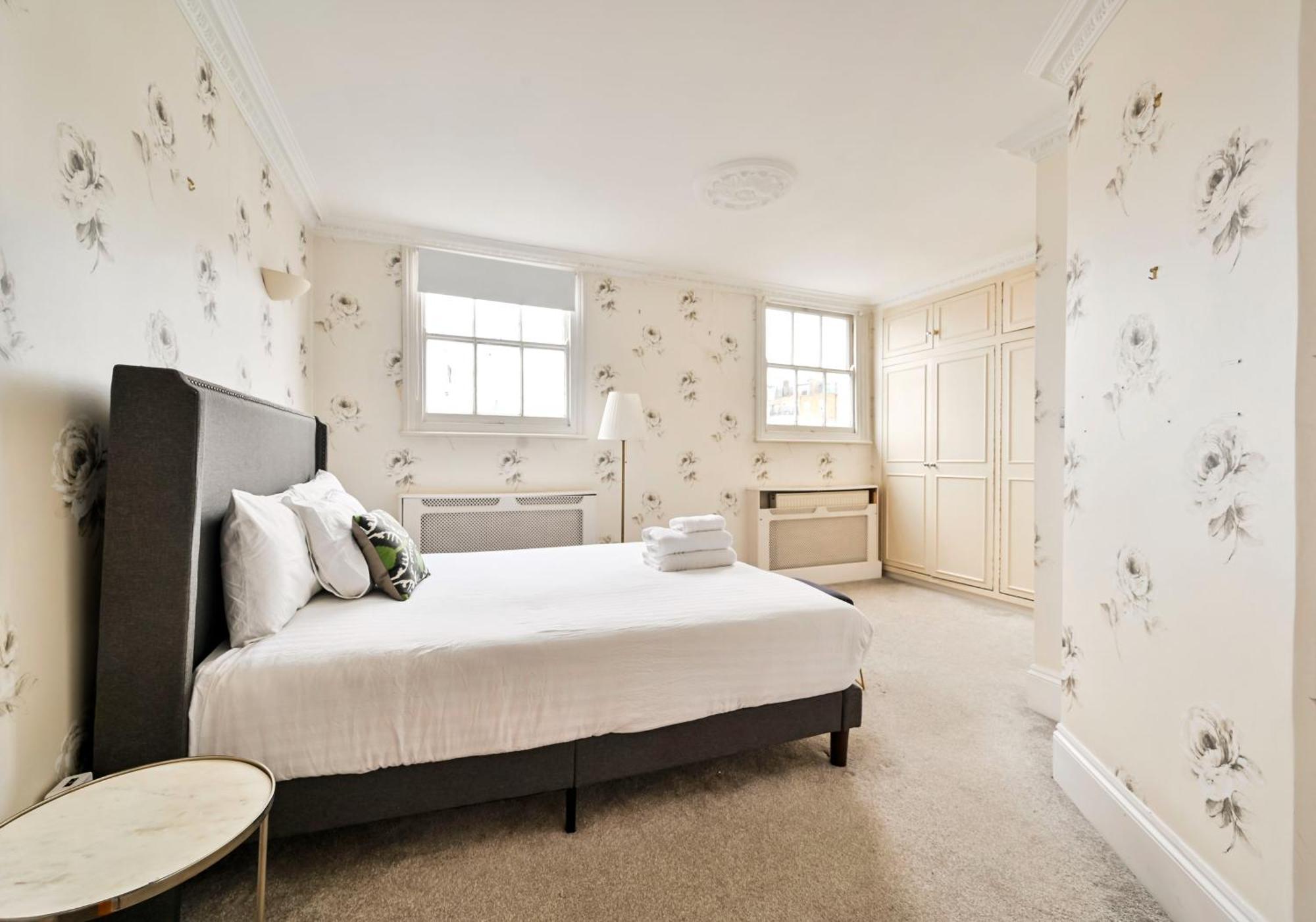Classic Knightsbridge Townhouse Ferienhaus
