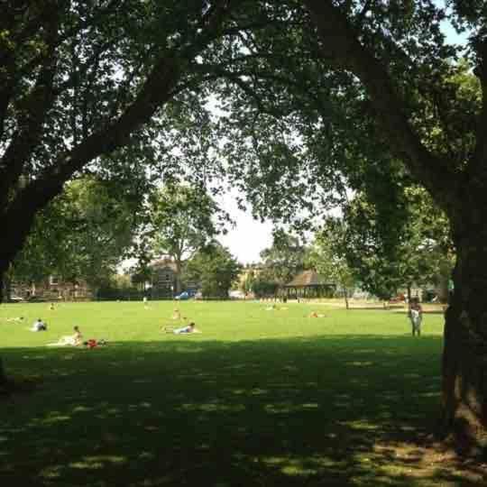 Private In Parsons New Kings Road Apartment London