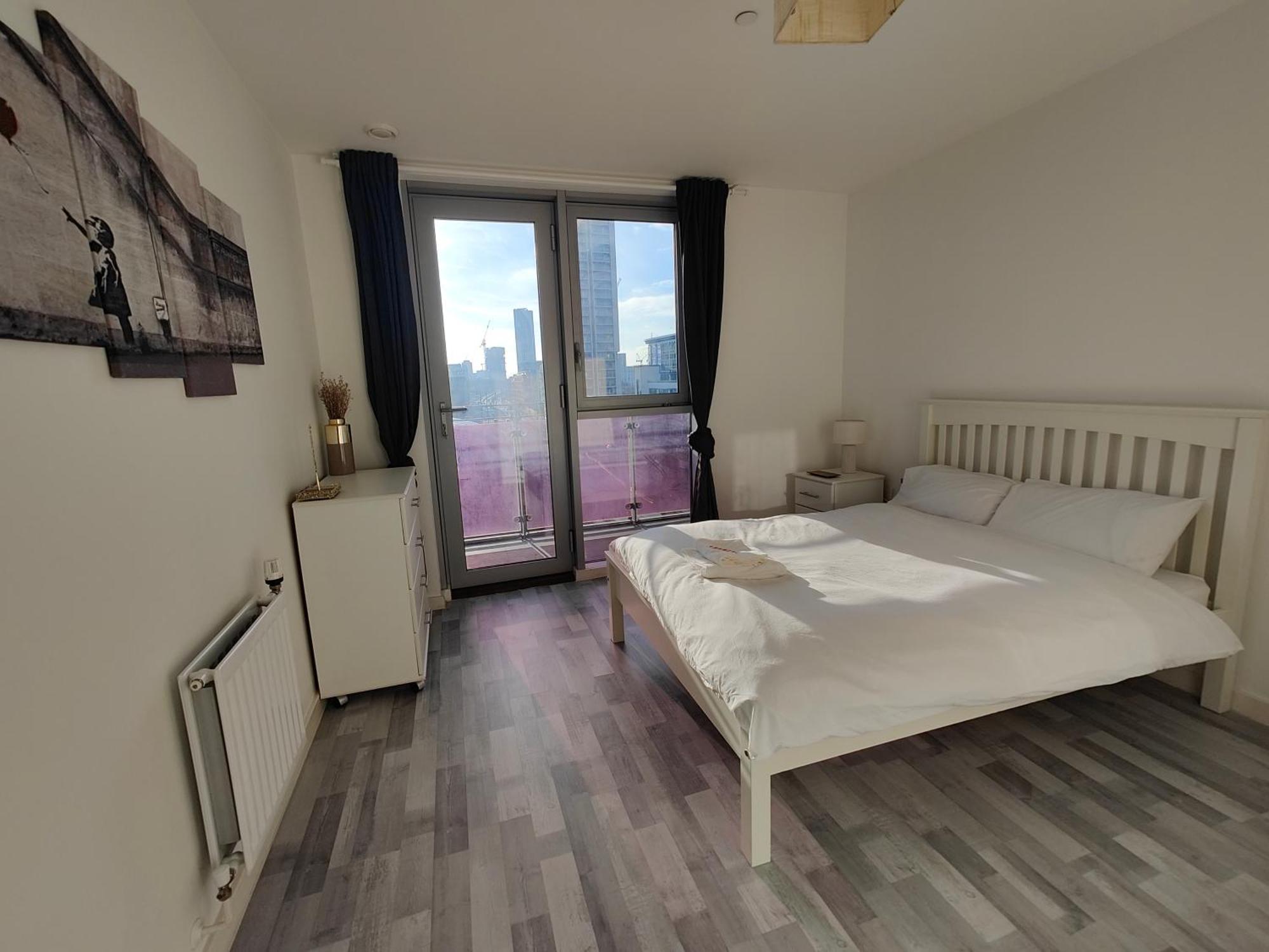 Giogio - Comfortable Stratford Flat With Stunning Views *