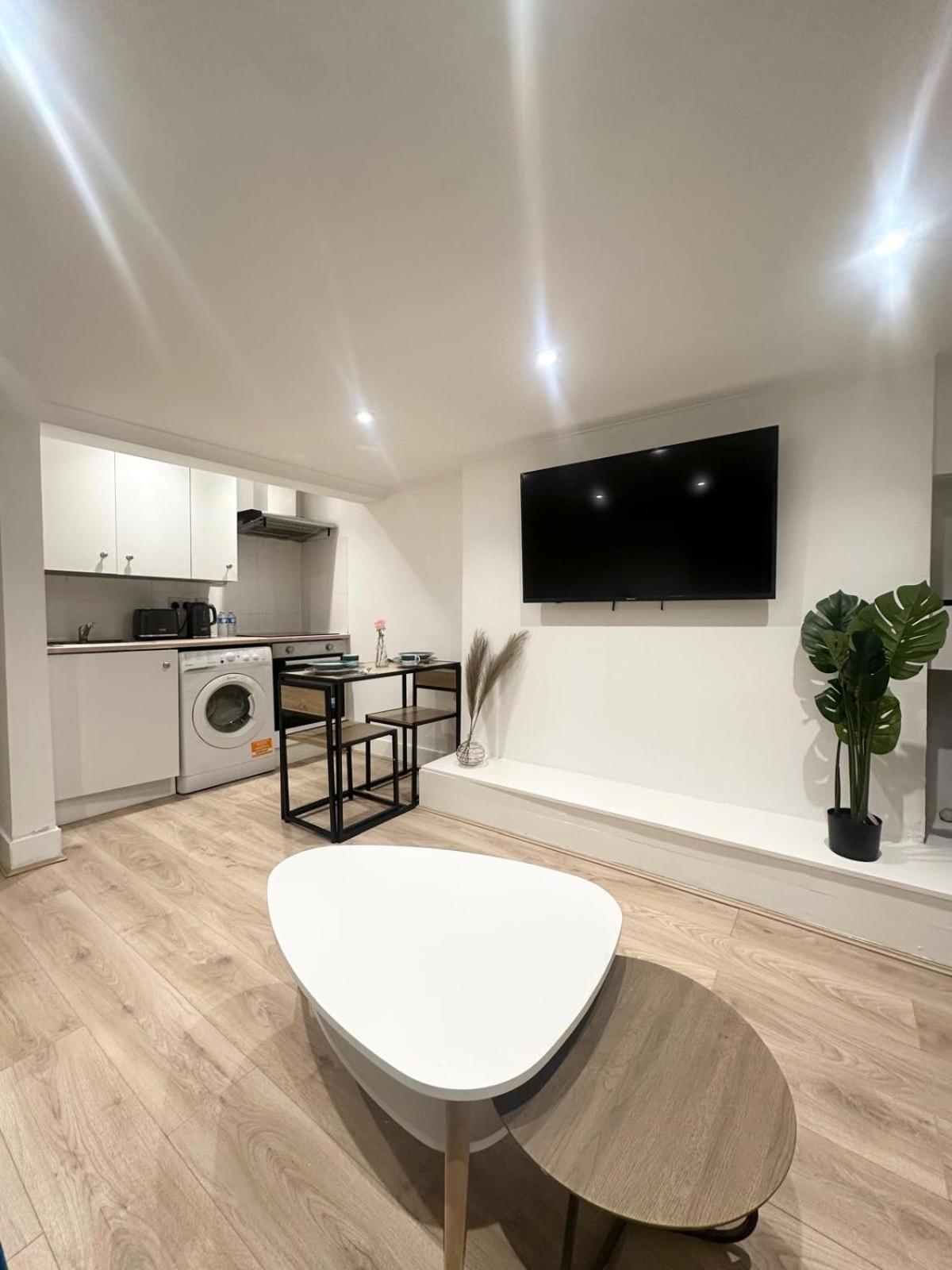 Cosy 1 Bedroom Flat In Lägenhet London