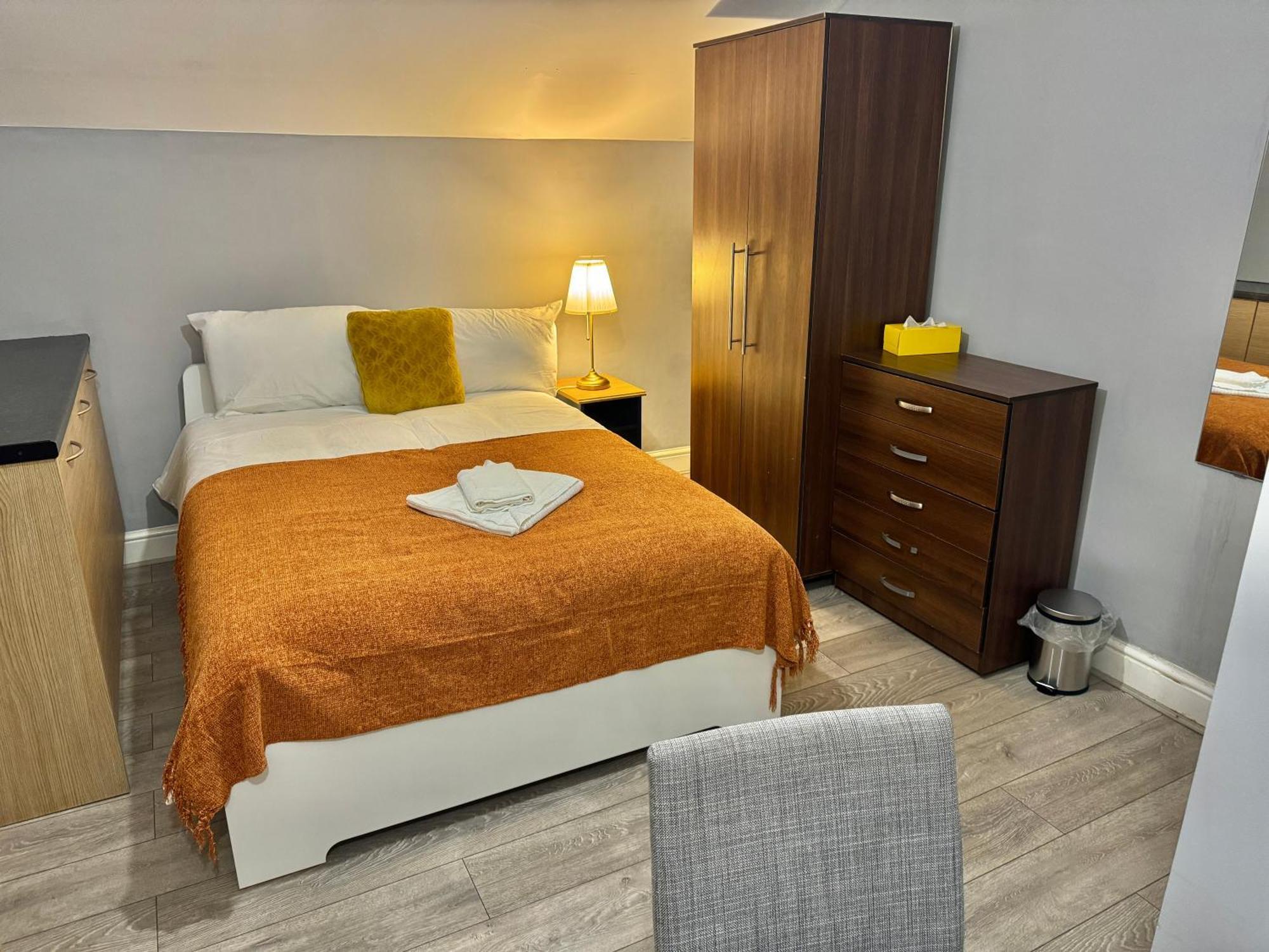 Private Bedrooms In Finsbury Park Station Alloggio in famiglia