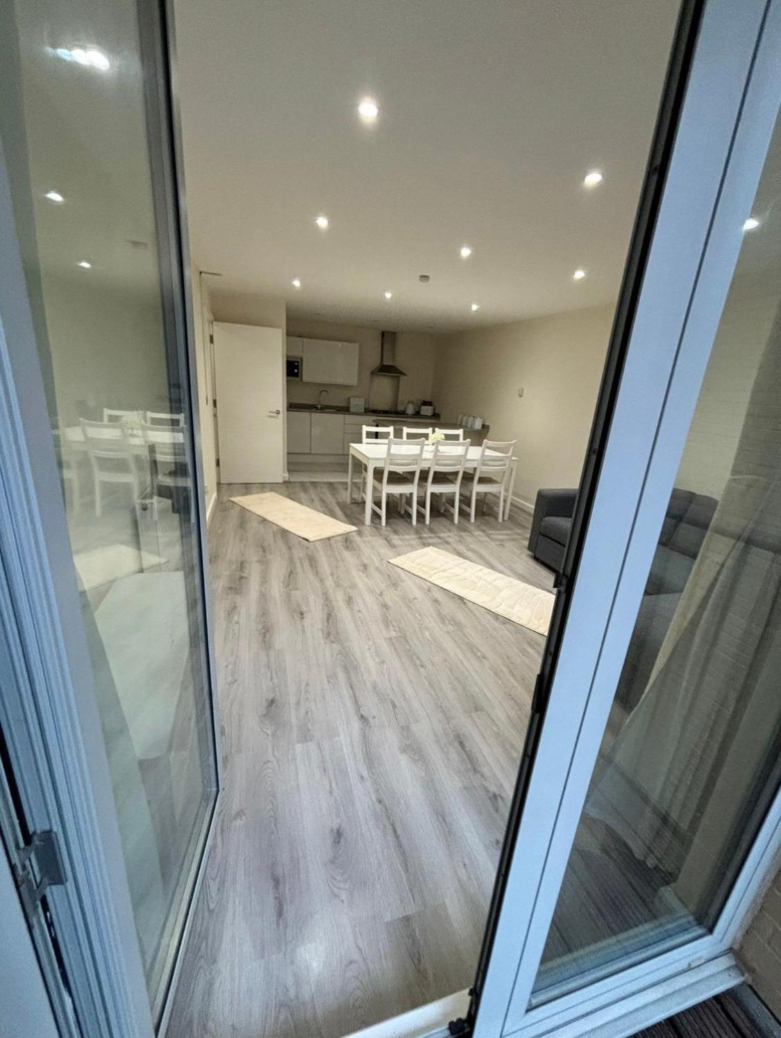 156 Holloway Leilighet