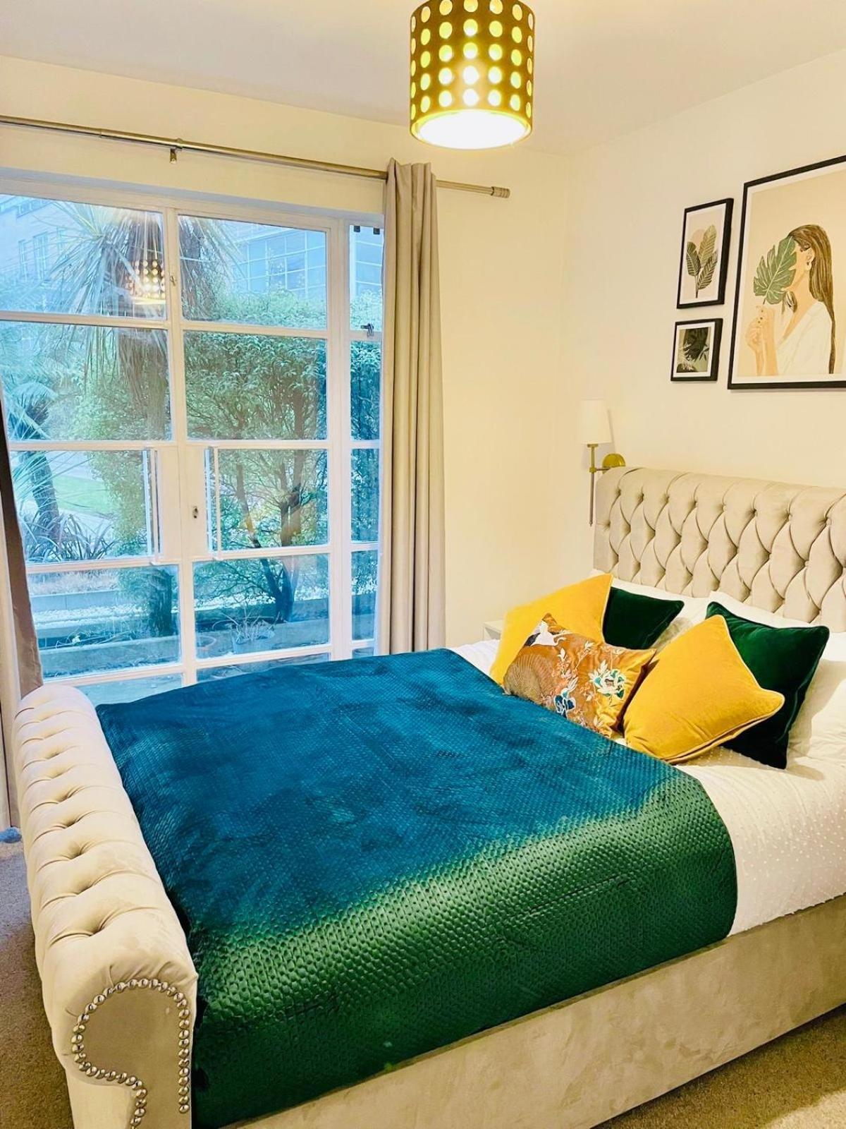 Modern Flat In Canary Wharf Apartment *