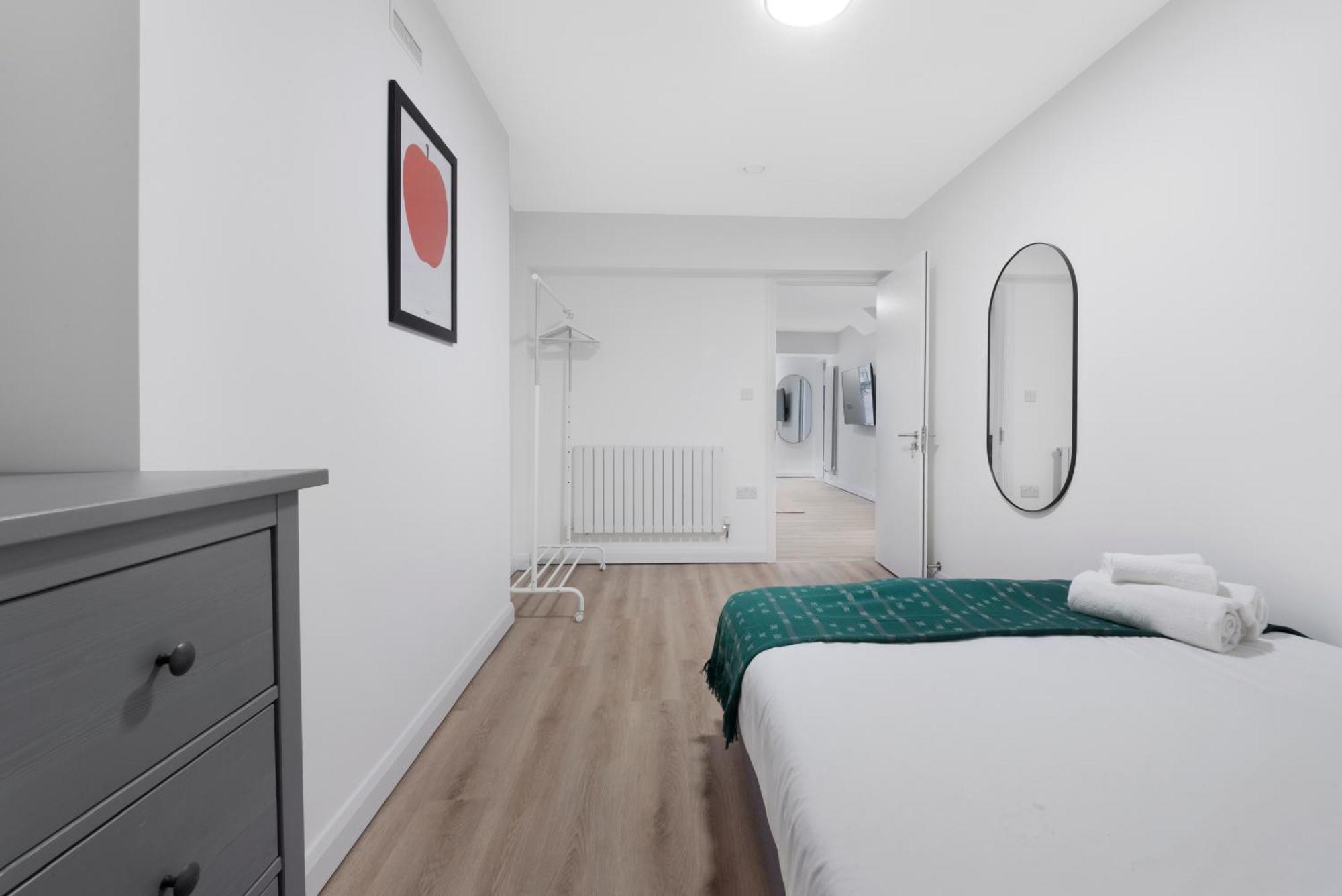 Flat In Dalston, London