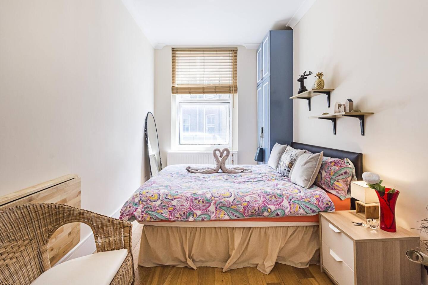 Private Homely Bedroom In Kensington R2 Leilighet *