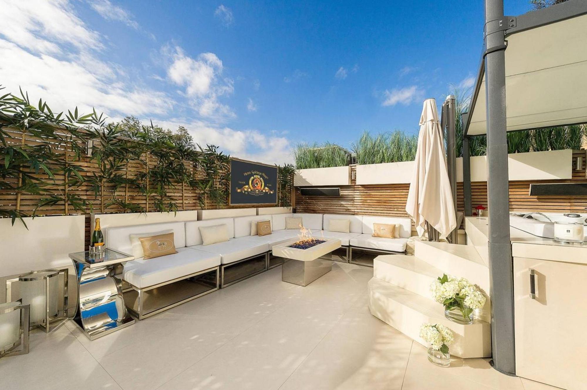 Luxurious Central Azbe Londra