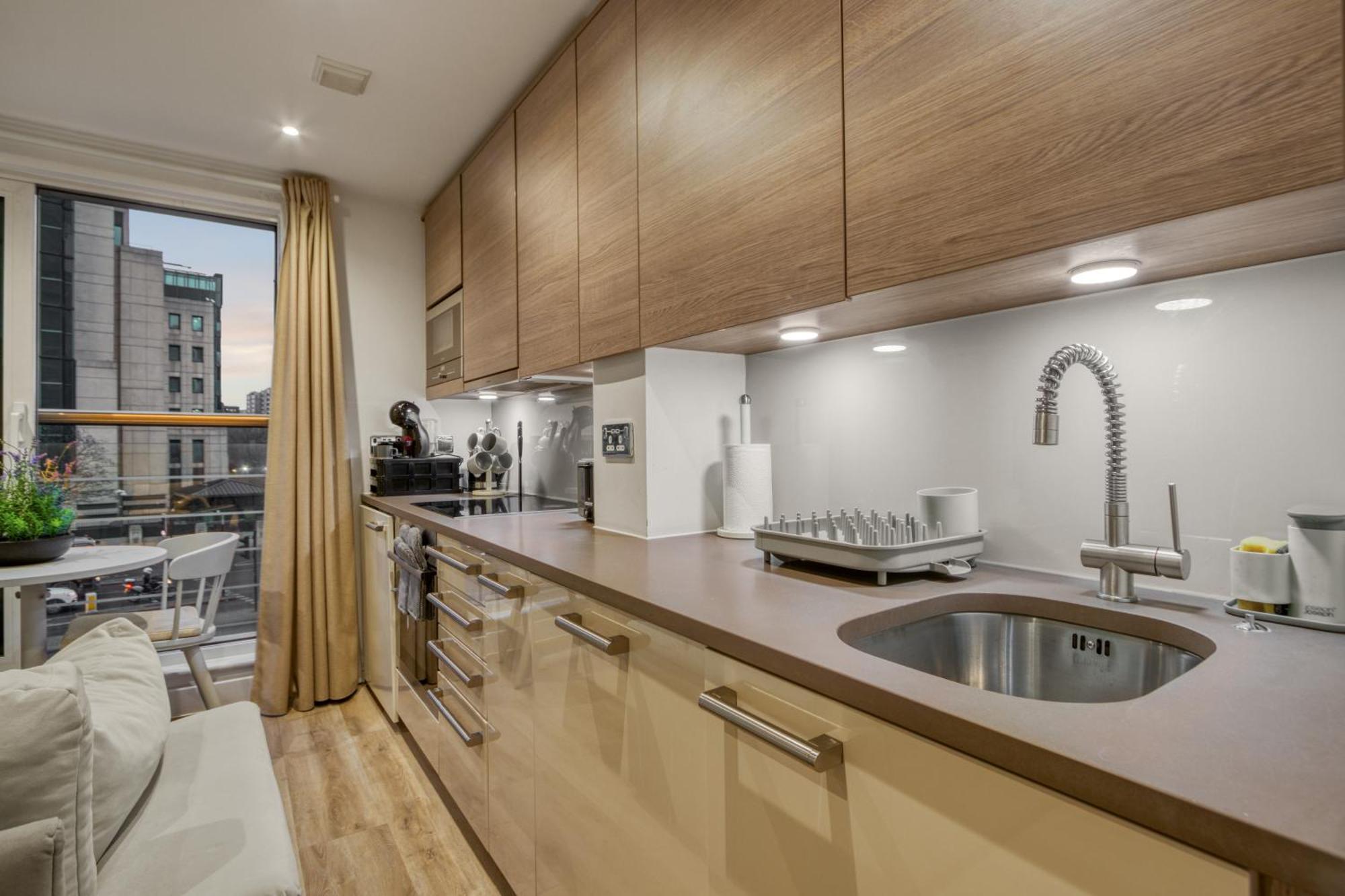 Stunning 1 Bed With Ac Next To Vauxhall Station Lägenhet *