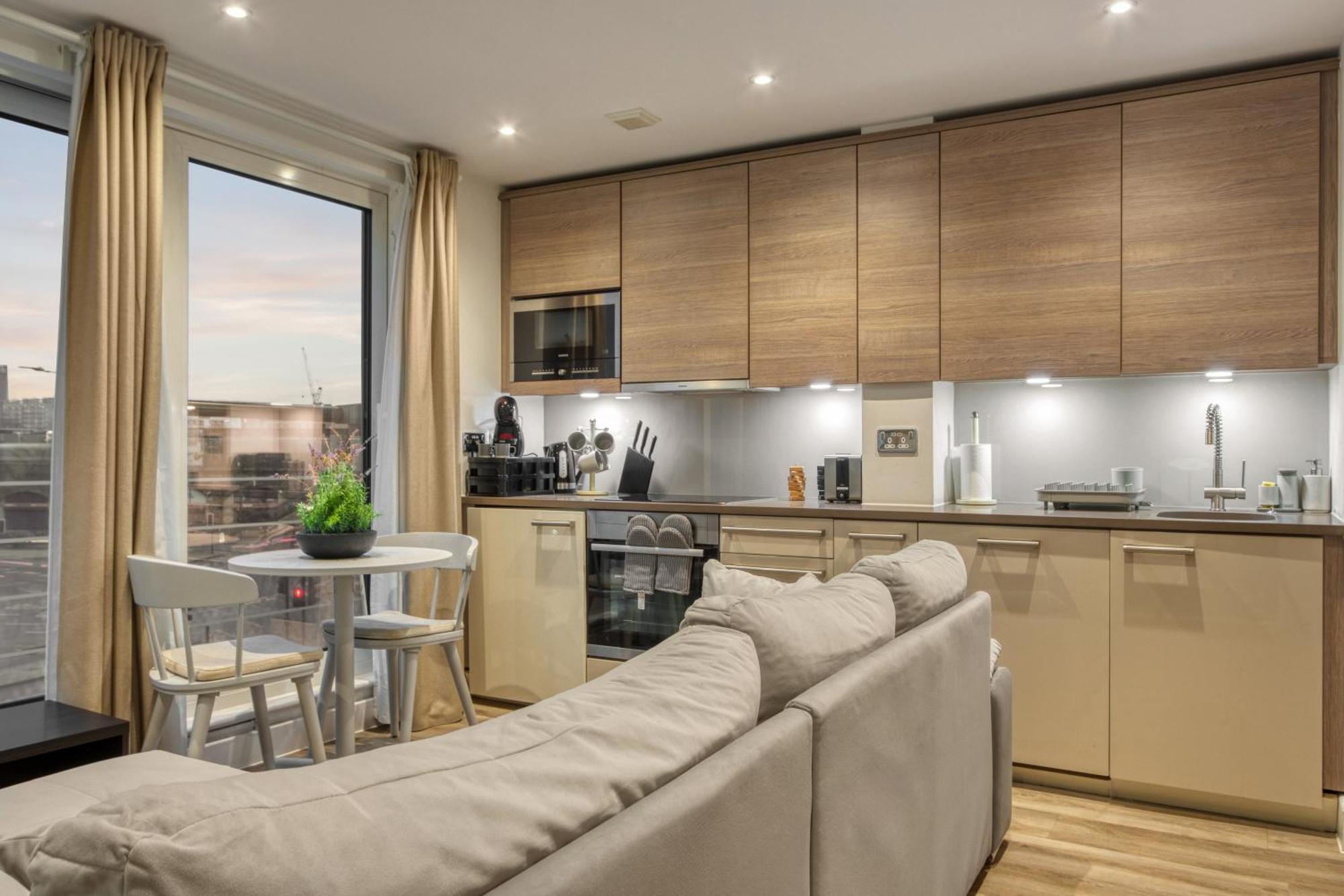 Stunning 1 Bed With Ac Next To Vauxhall Station Lägenhet London