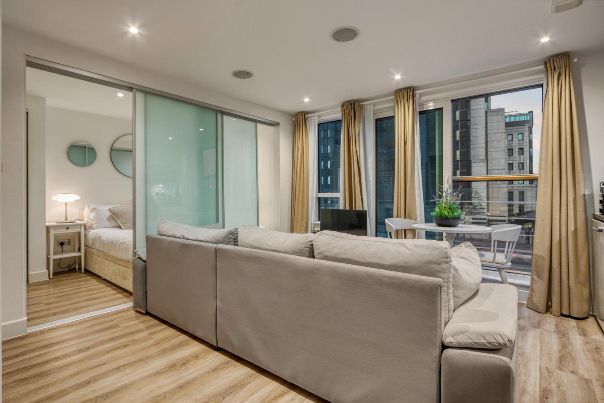 Stunning 1 Bed With Ac Next To Vauxhall Station Lägenhet *