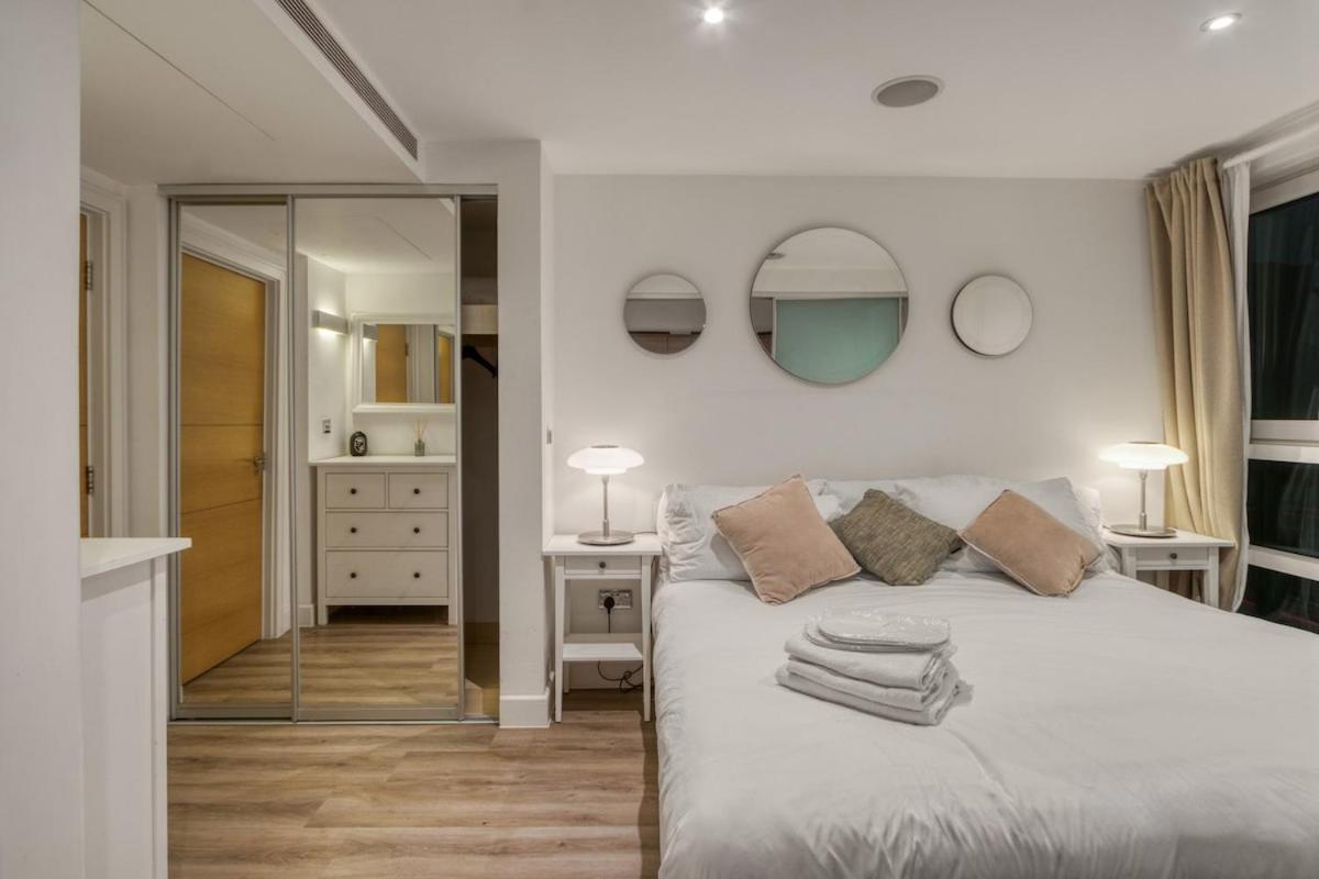 Stunning 1 Bed With Ac Next To Vauxhall Station Lägenhet London