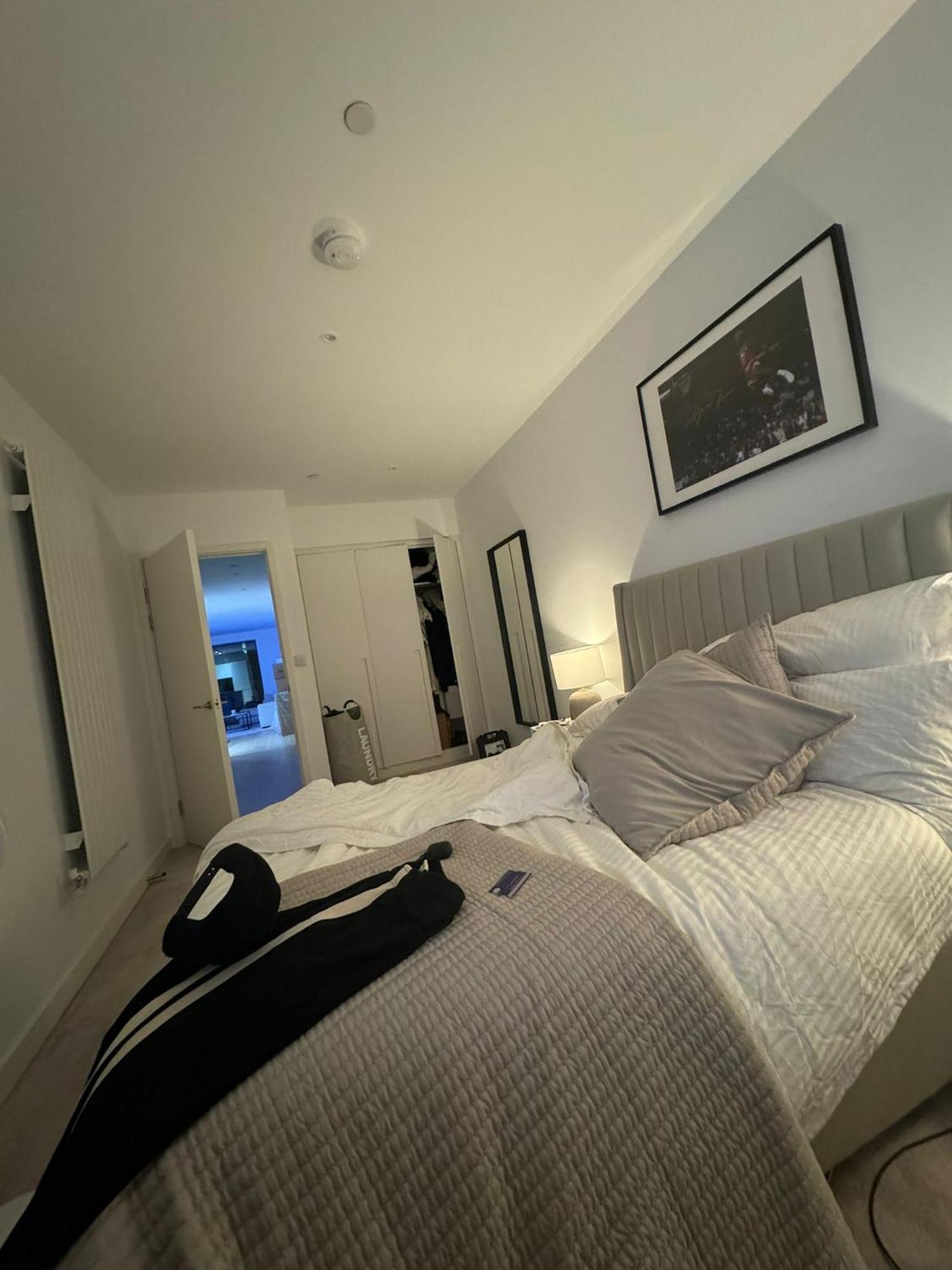 Luxury By Airport Apartment *