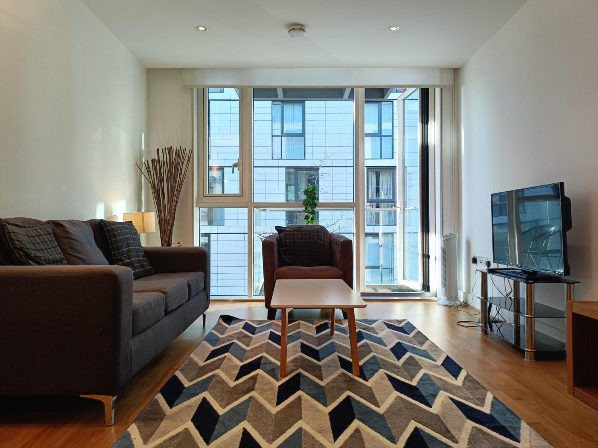 Apartment Tower Hill Serviced
