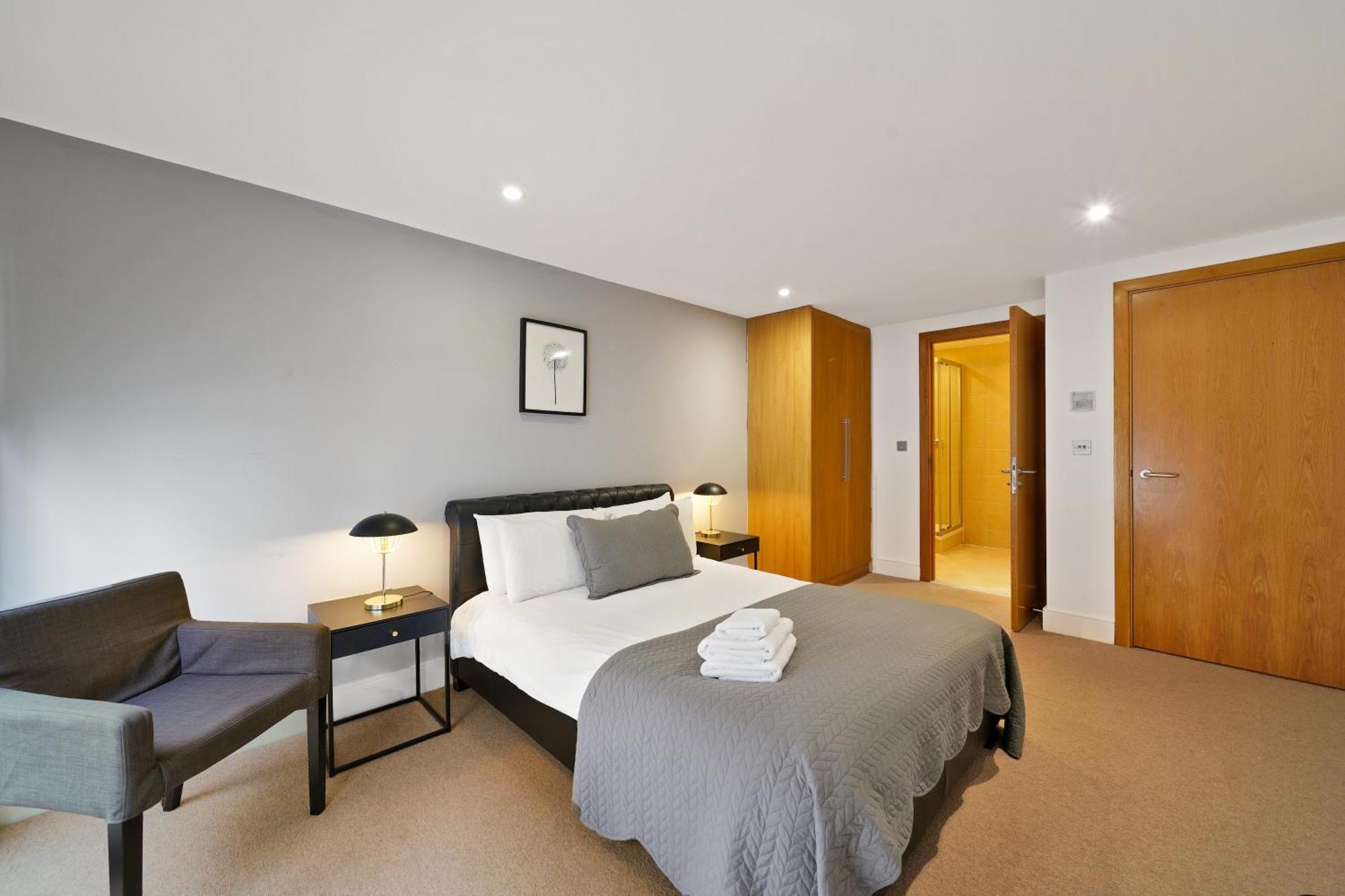 Modern In Bayswater Free Wifi & Aircon By Aparts Apartment *